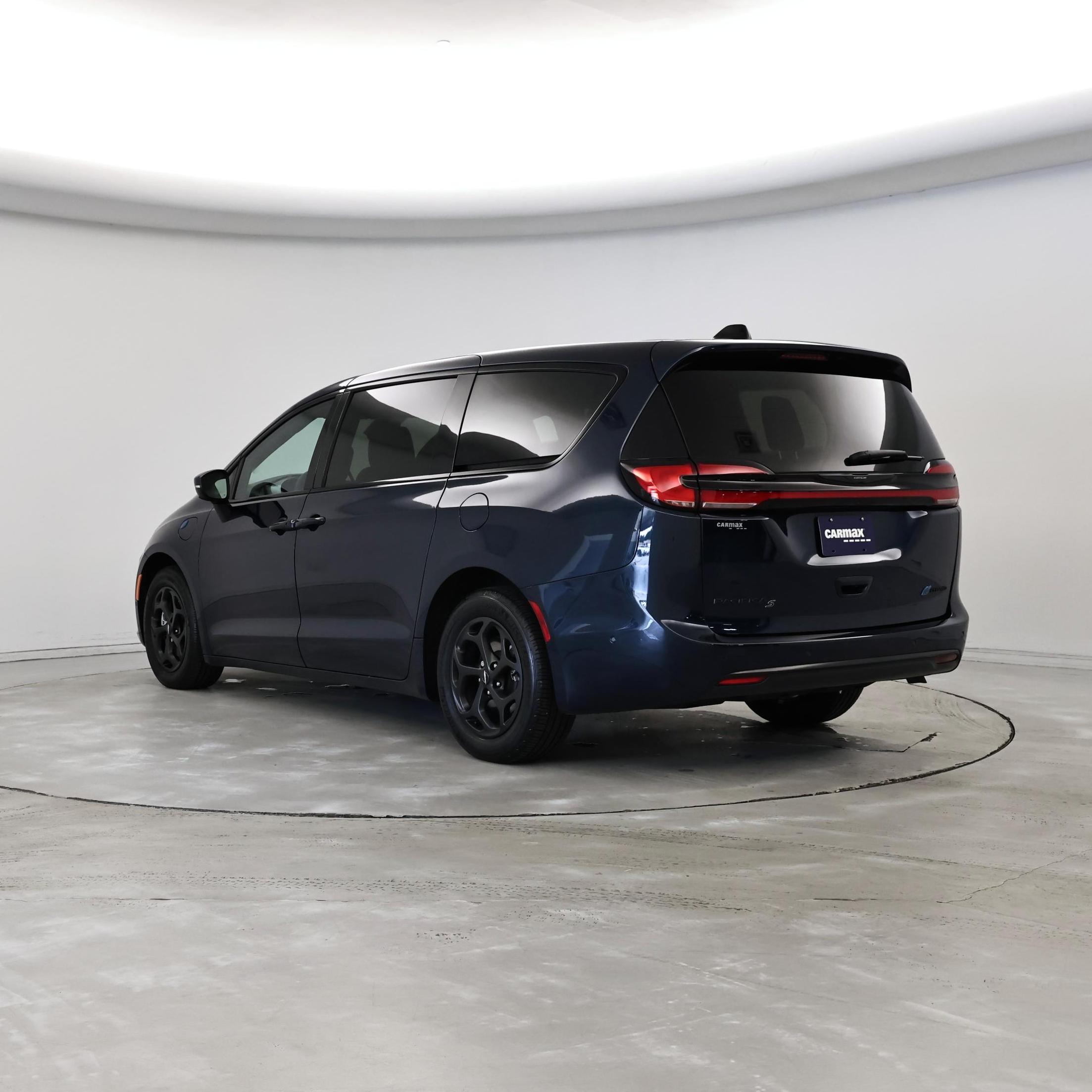 Thumbnail: 2023 Chrysler Pacifica - 2