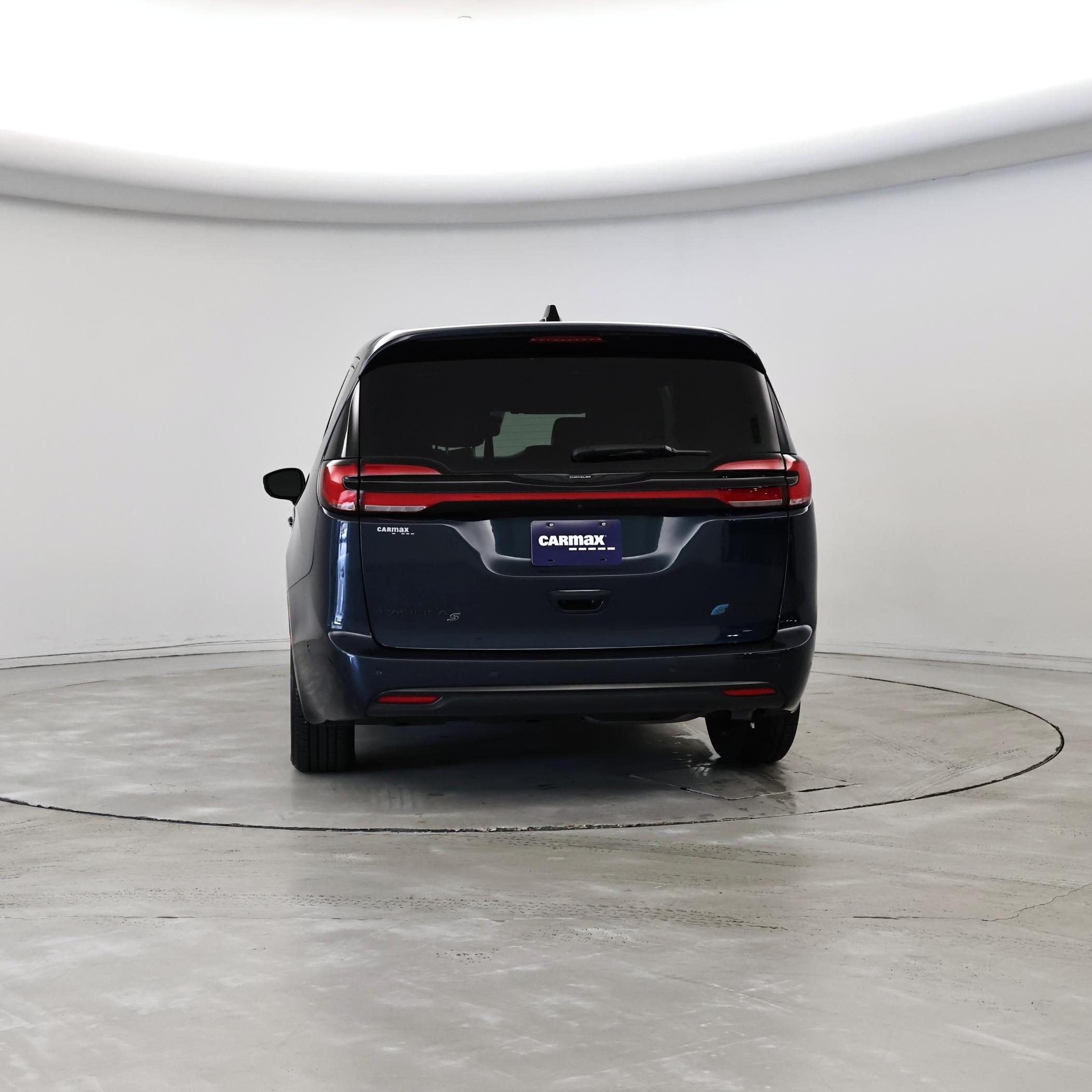 Thumbnail: 2023 Chrysler Pacifica - 6
