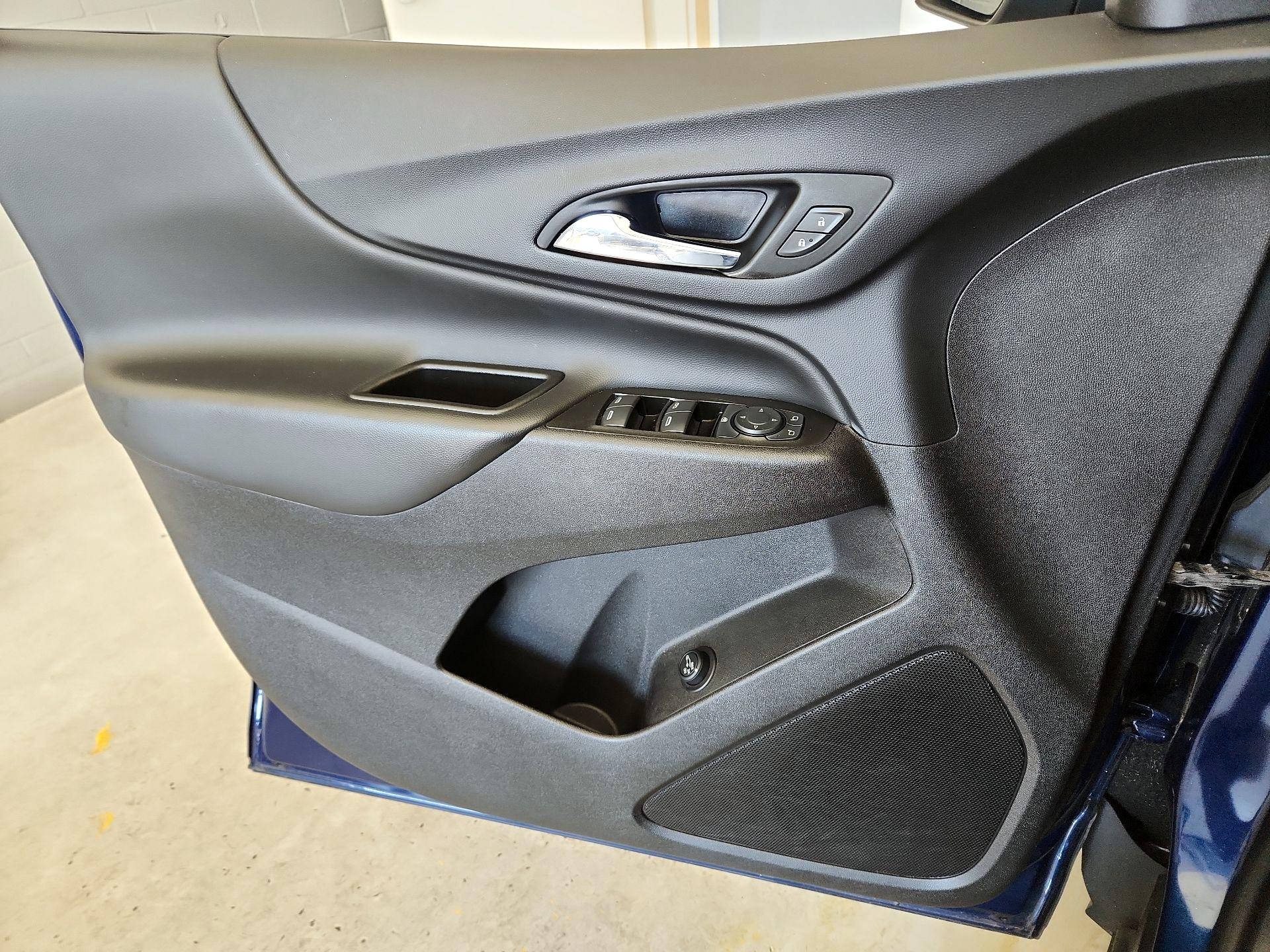 Thumbnail: 2022 Chevrolet Equinox - 12