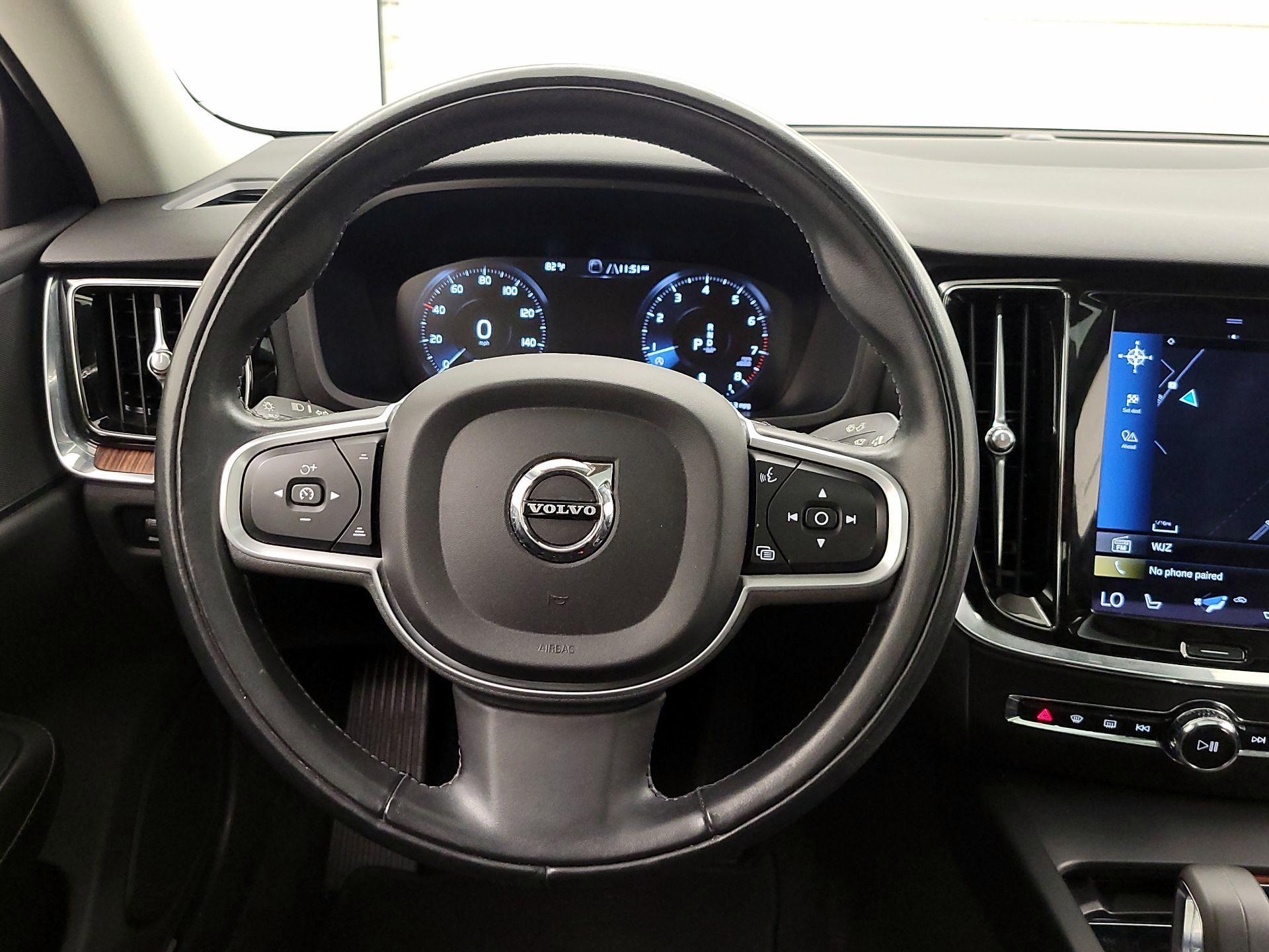 Thumbnail: 2022 Volvo S60 - 10