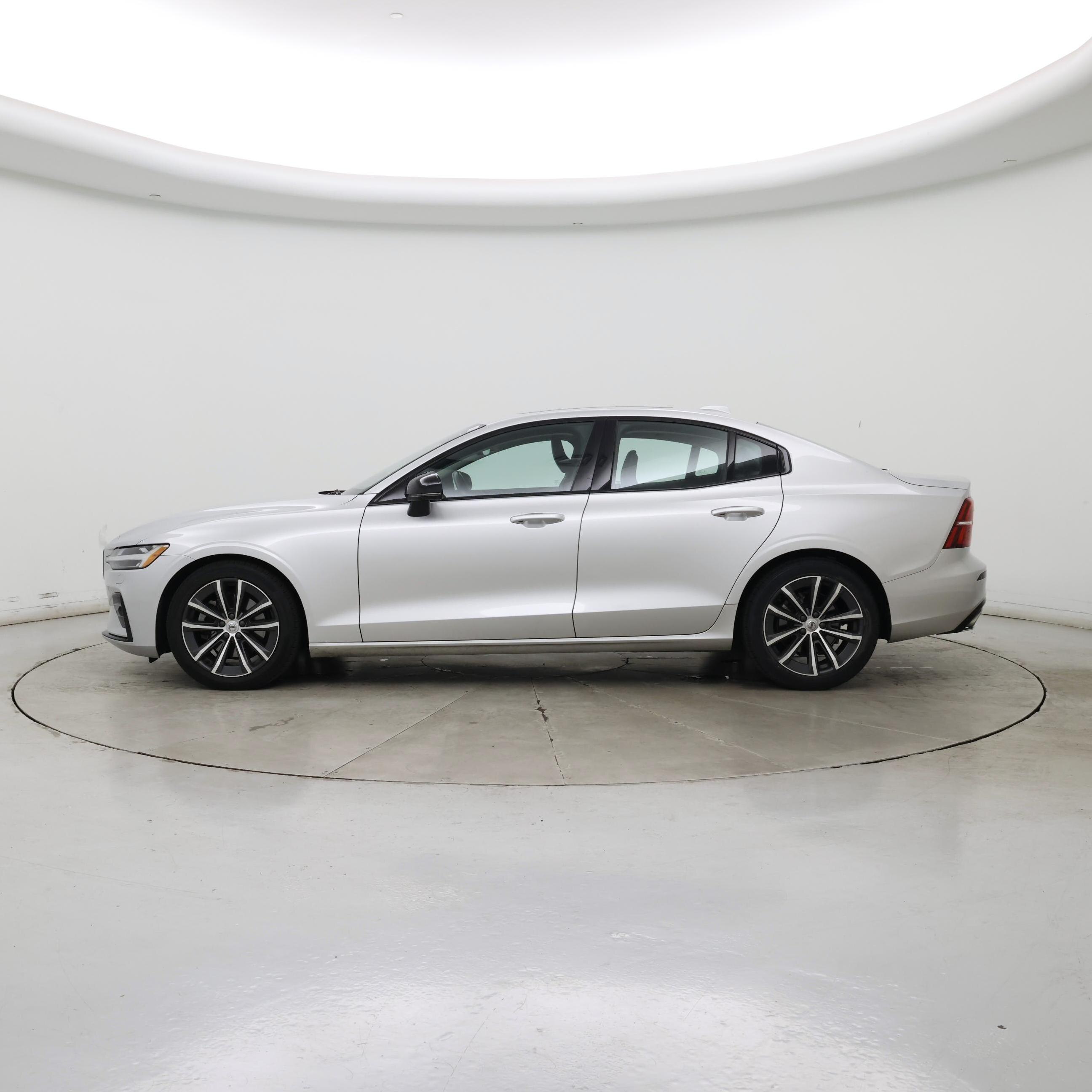 Thumbnail: 2022 Volvo S60 - 3