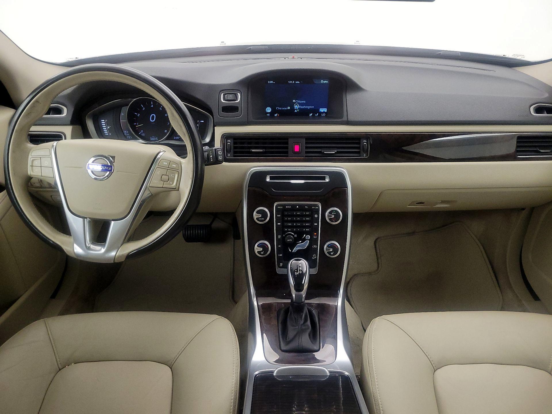 Thumbnail: 2016 Volvo XC70 - 9