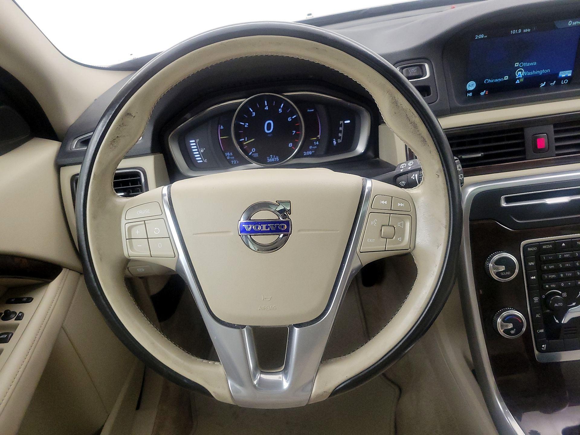 Thumbnail: 2016 Volvo XC70 - 10