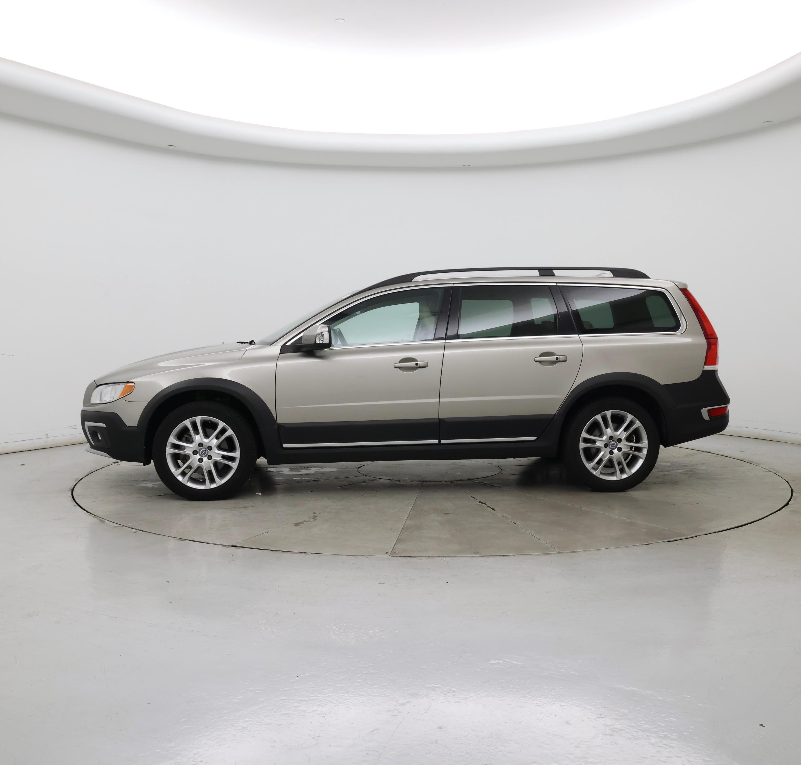 Thumbnail: 2016 Volvo XC70 - 3