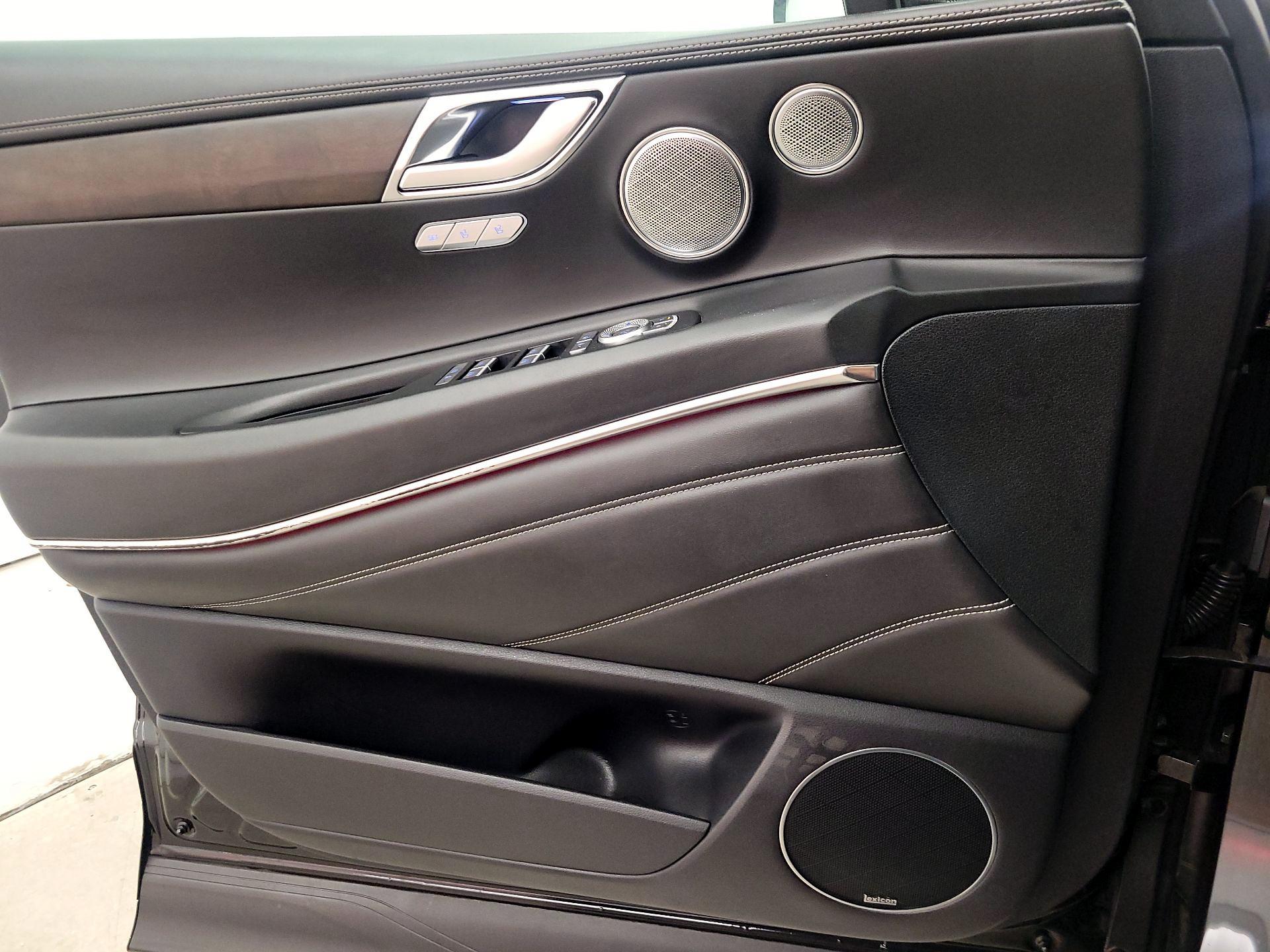 Thumbnail: 2021 Genesis GV80 - 12