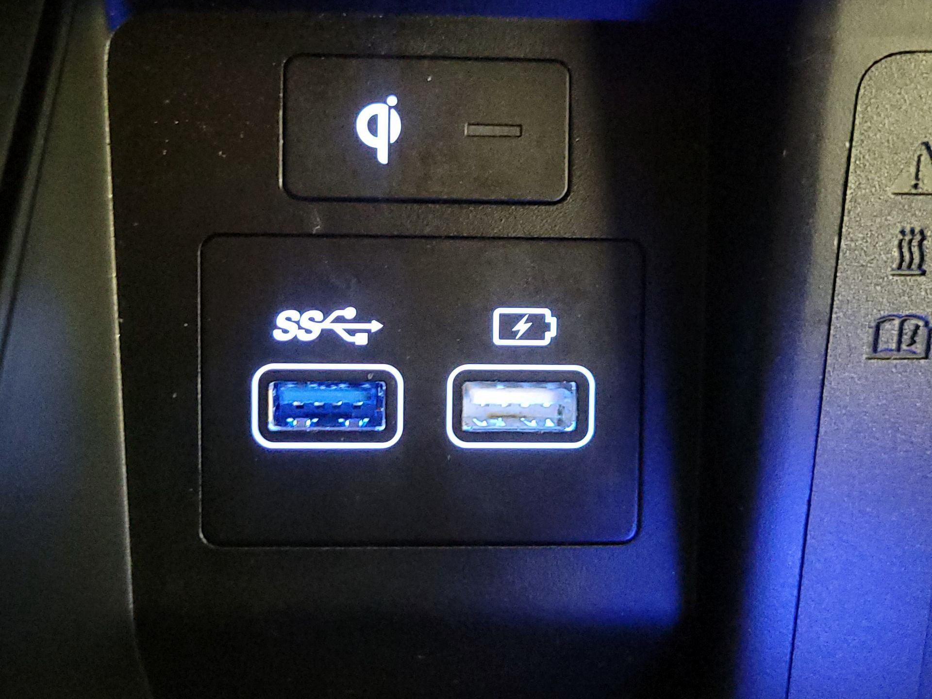 Thumbnail: 2021 Genesis GV80 - 19