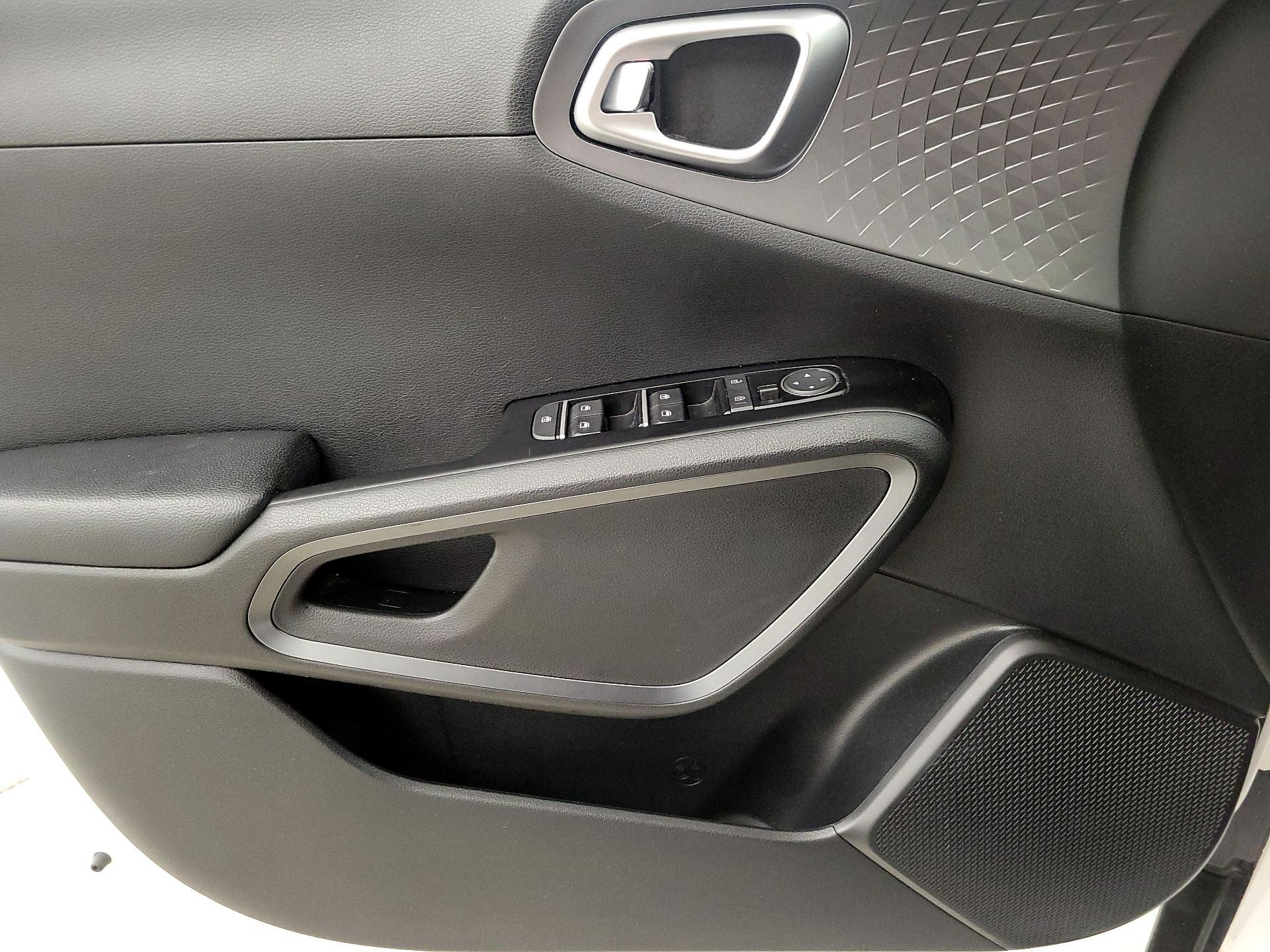Thumbnail: 2020 Kia Soul - 12