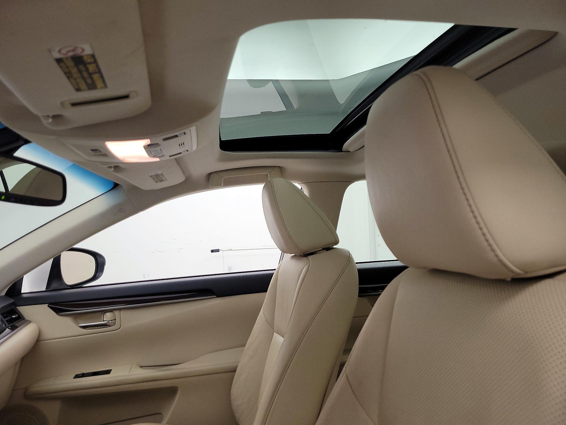 Thumbnail: 2014 Lexus ES - 20