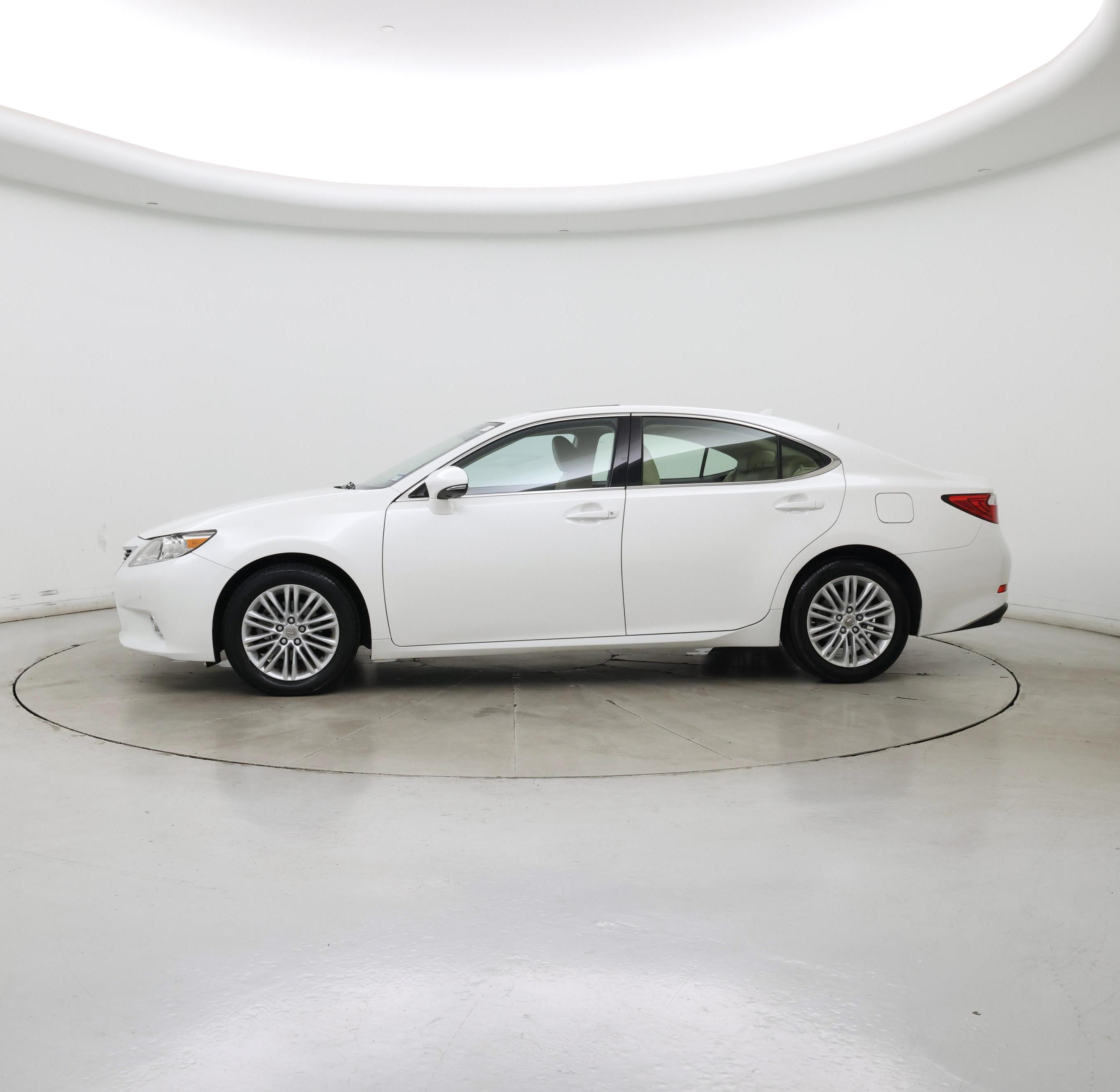 Thumbnail: 2014 Lexus ES - 3