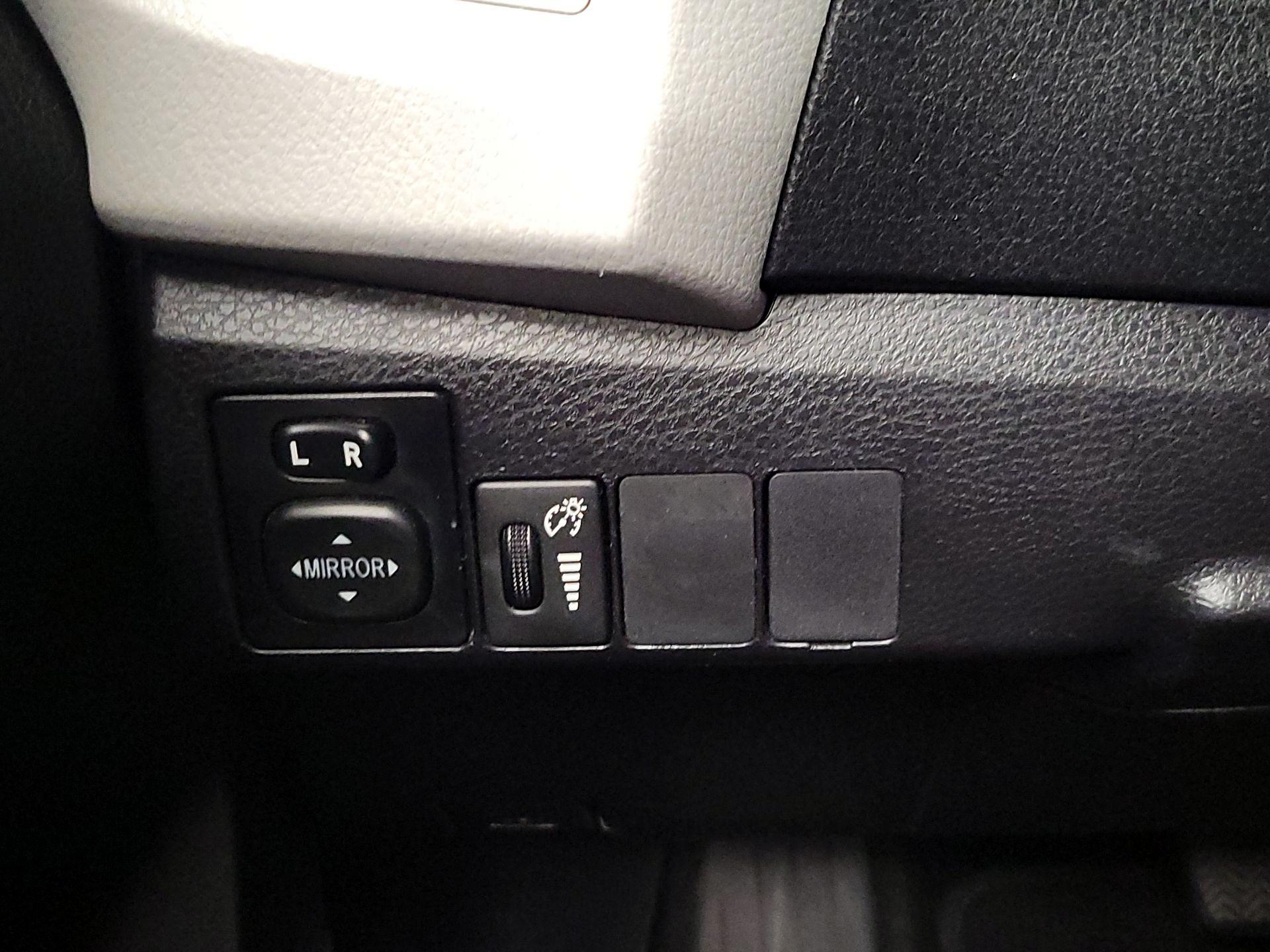 Thumbnail: 2014 Toyota Corolla - 13