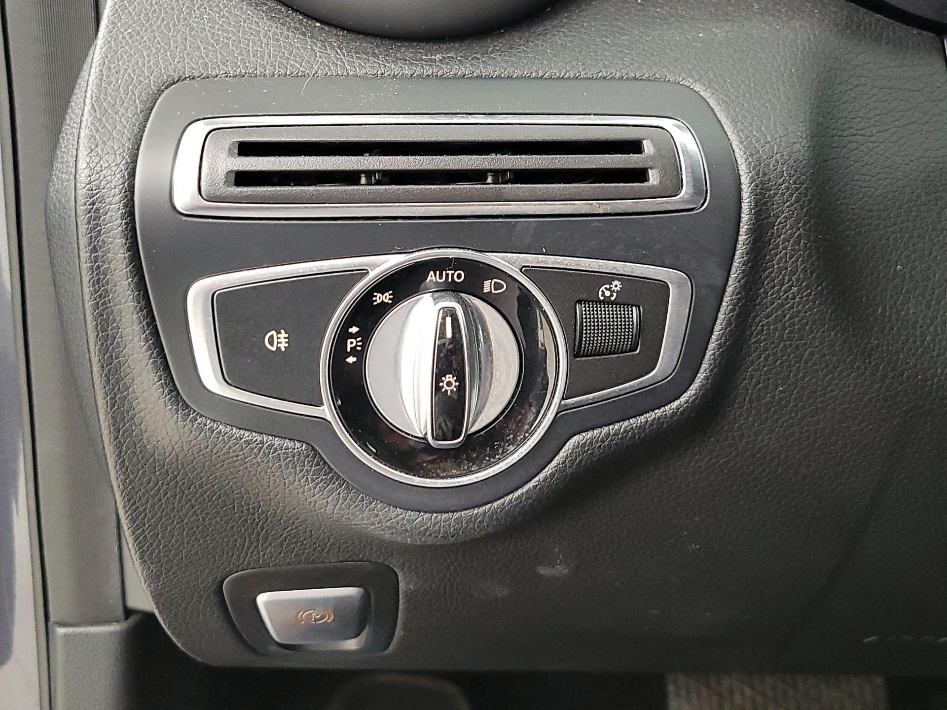 Thumbnail: 2016 Mercedes-Benz C-Class - 13