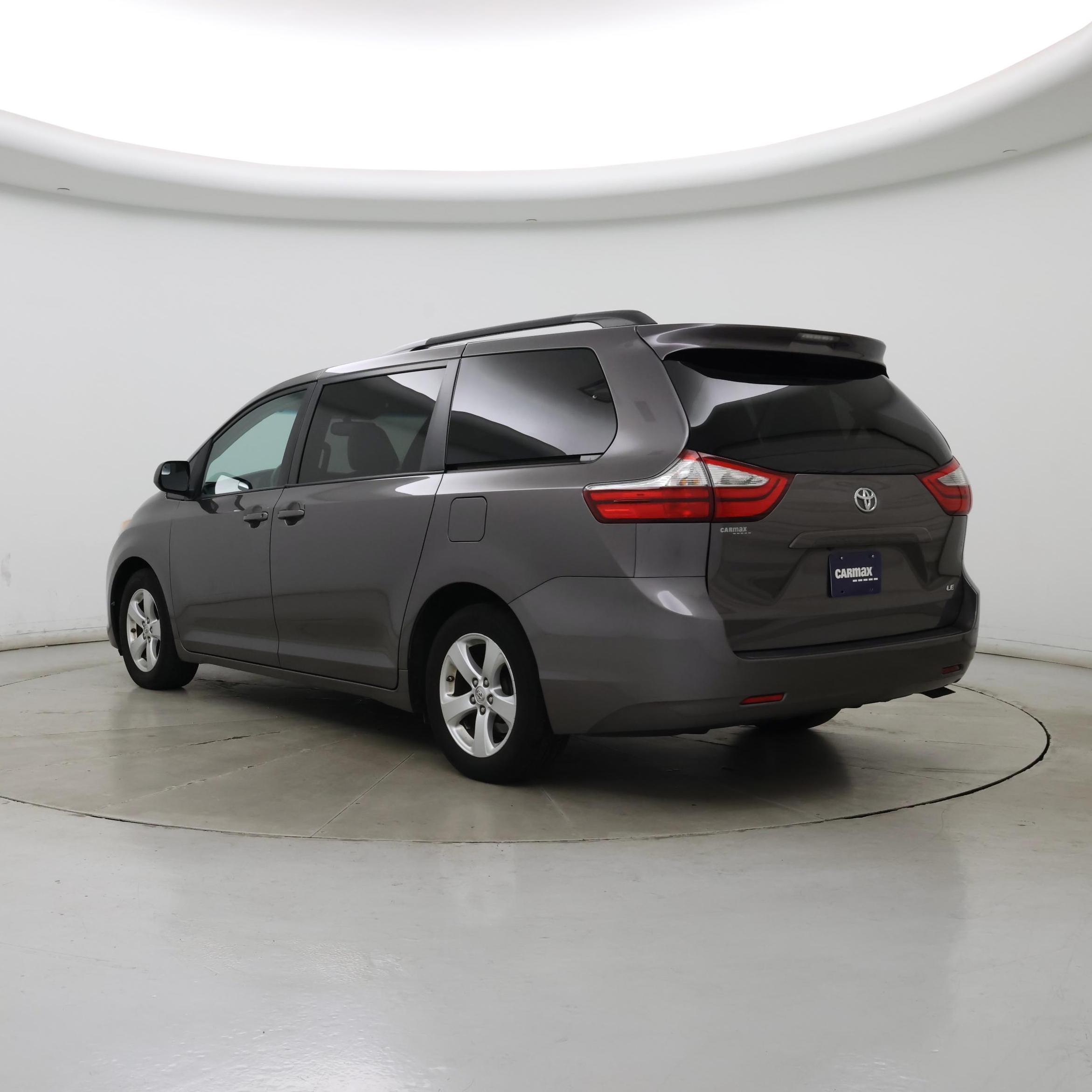 Thumbnail: 2015 Toyota Sienna - 2