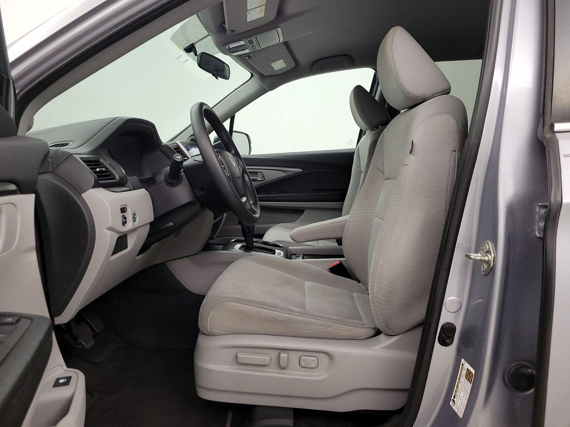 Thumbnail: 2017 Honda Pilot - 11
