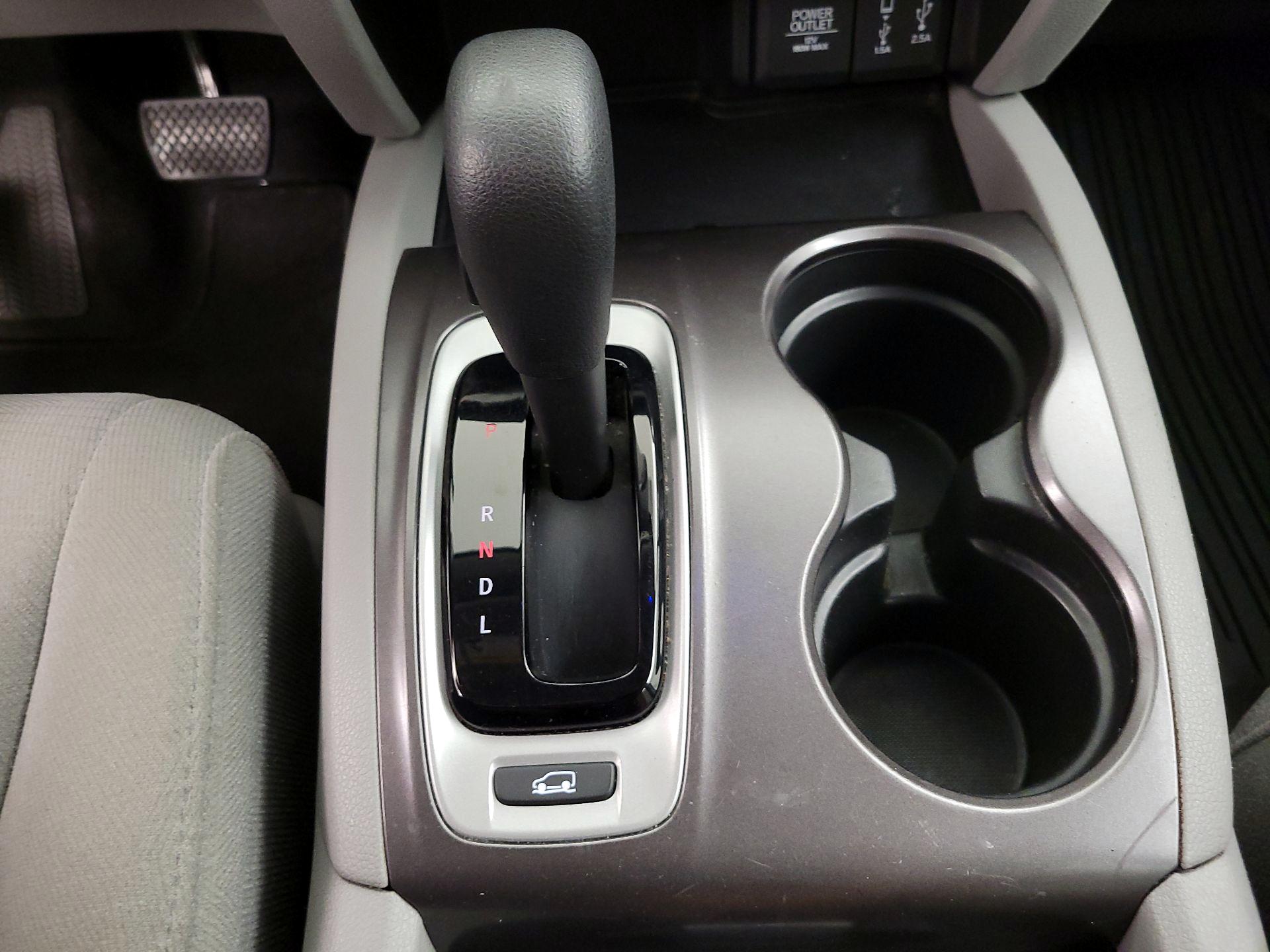 Thumbnail: 2017 Honda Pilot - 17