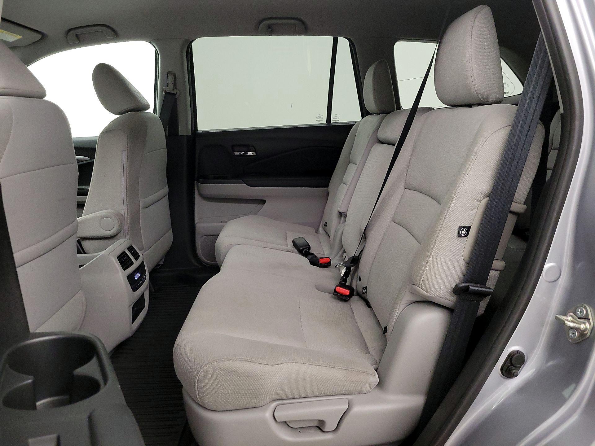 Thumbnail: 2017 Honda Pilot - 19