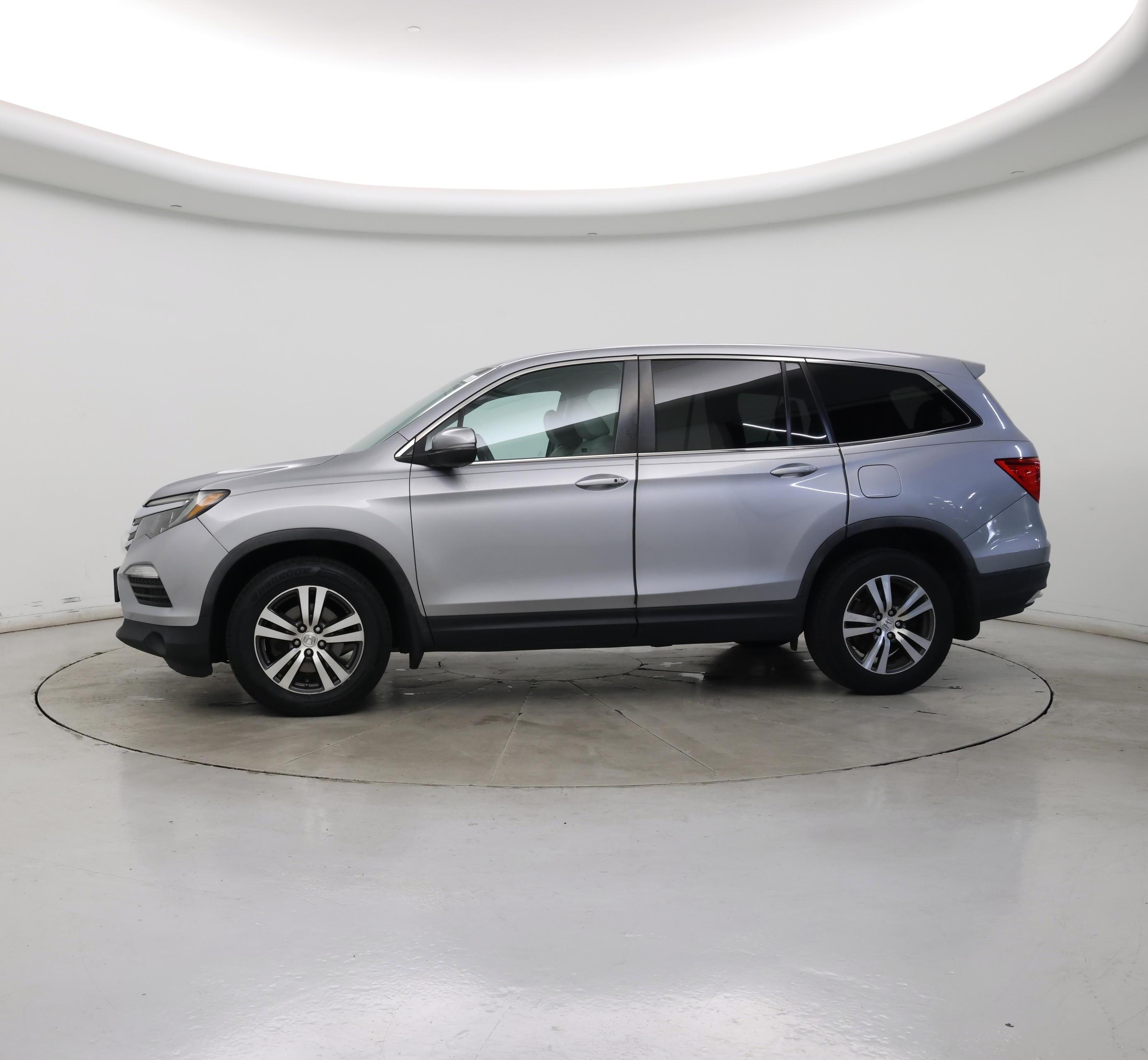 Thumbnail: 2017 Honda Pilot - 3
