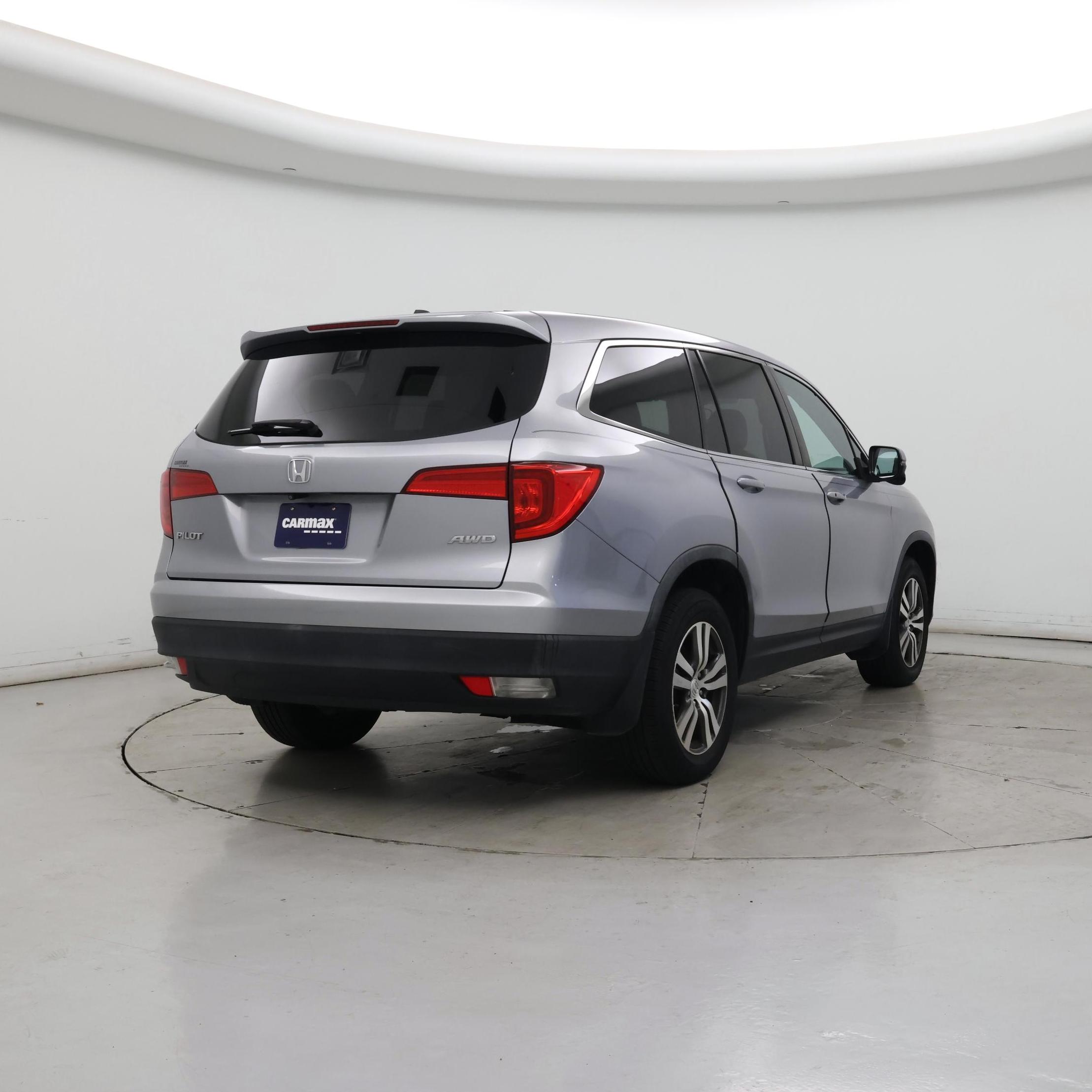 Thumbnail: 2017 Honda Pilot - 8