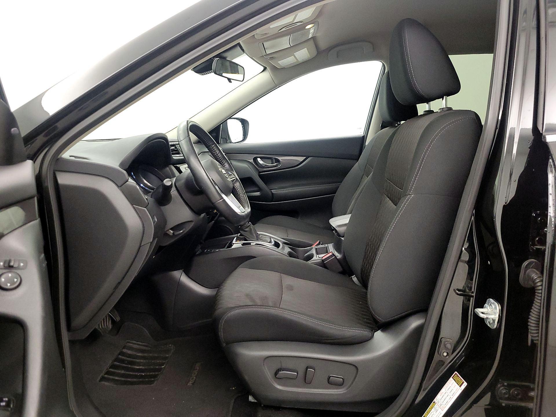 Thumbnail: 2019 Nissan Rogue - 11