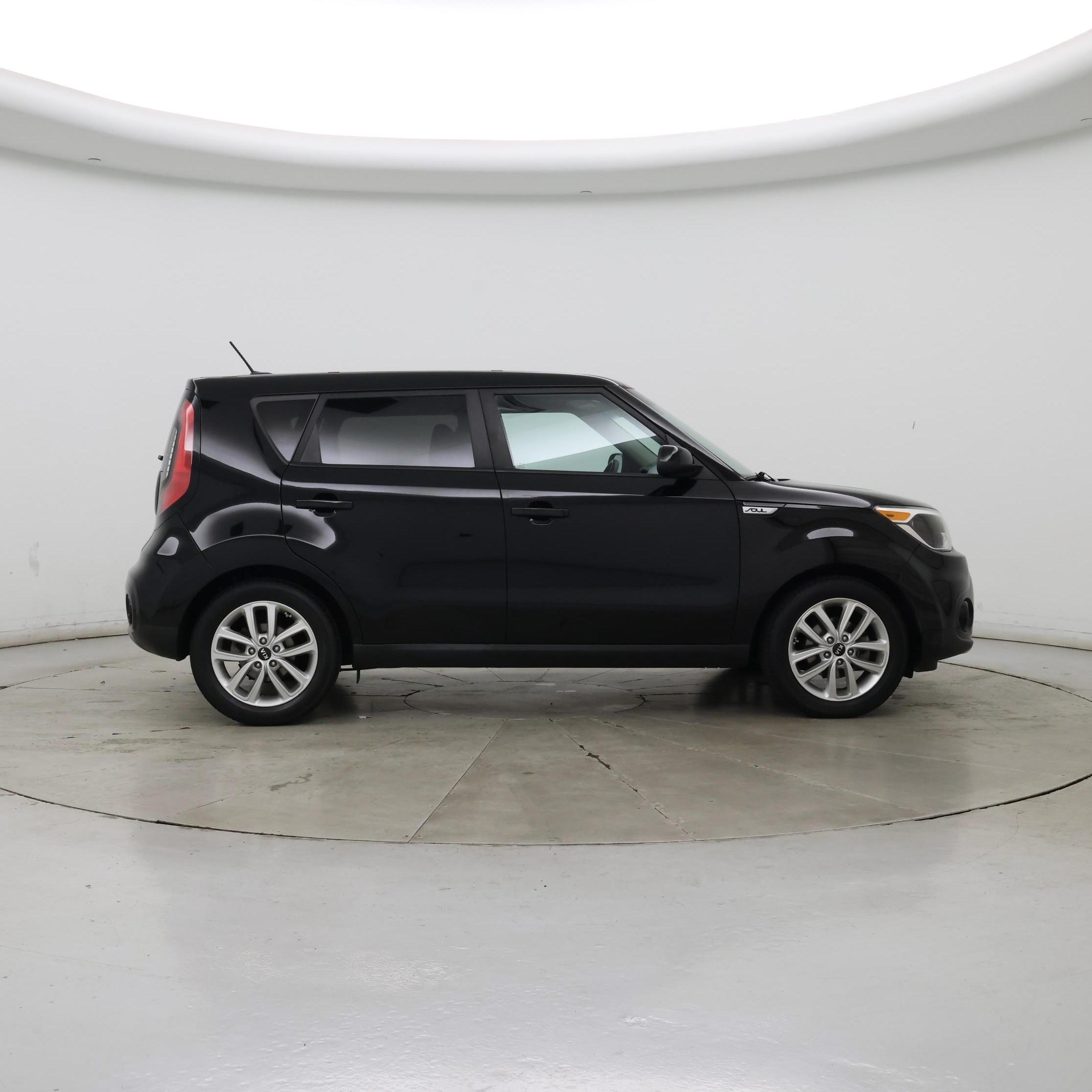 Thumbnail: 2017 Kia Soul - 7