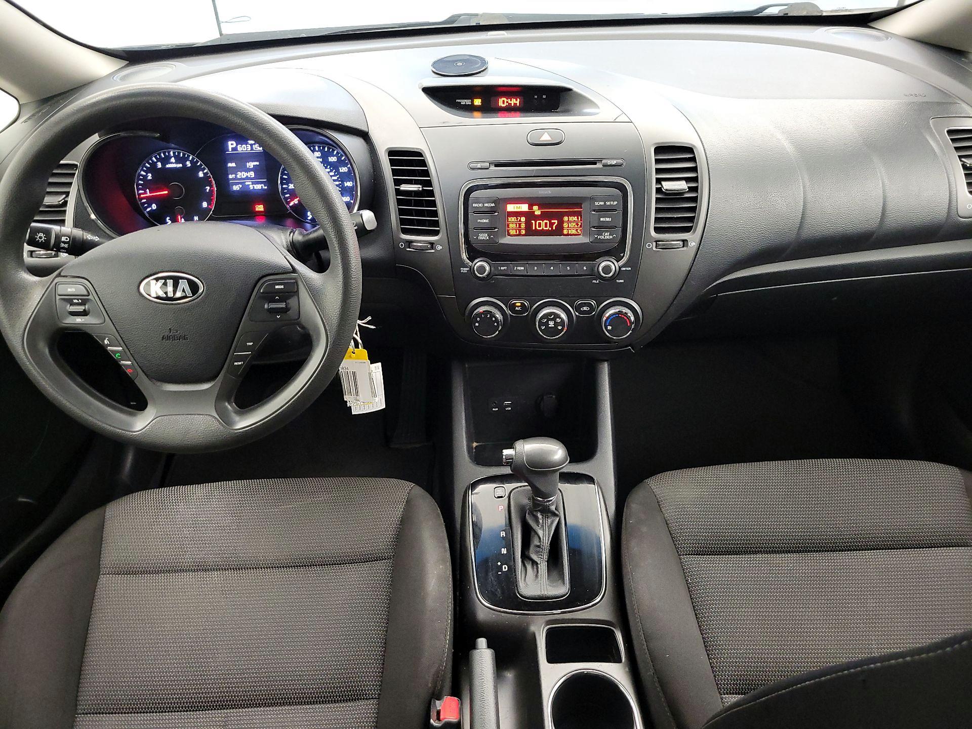 Thumbnail: 2017 Kia Forte - 9