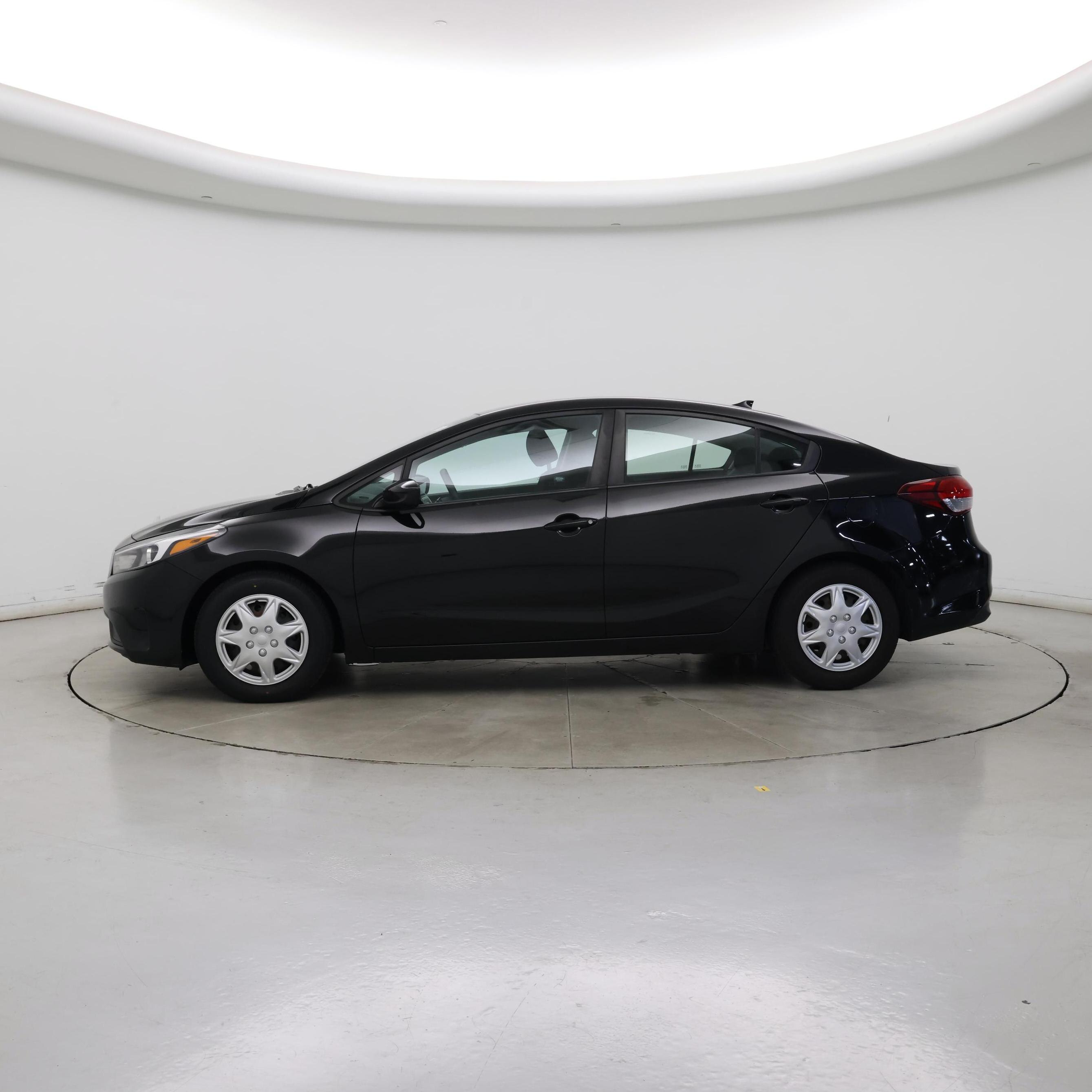 Thumbnail: 2017 Kia Forte - 3