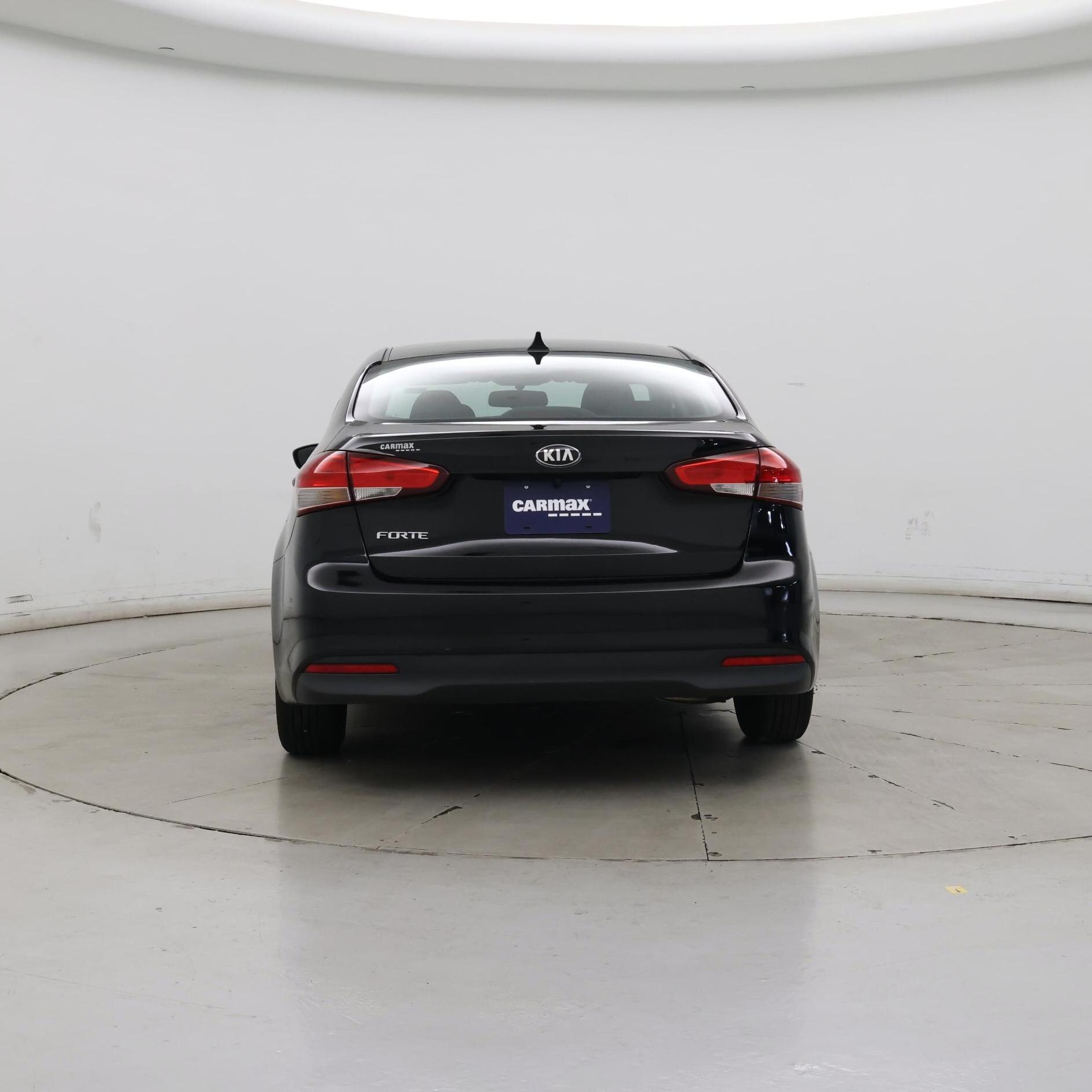 Thumbnail: 2017 Kia Forte - 6