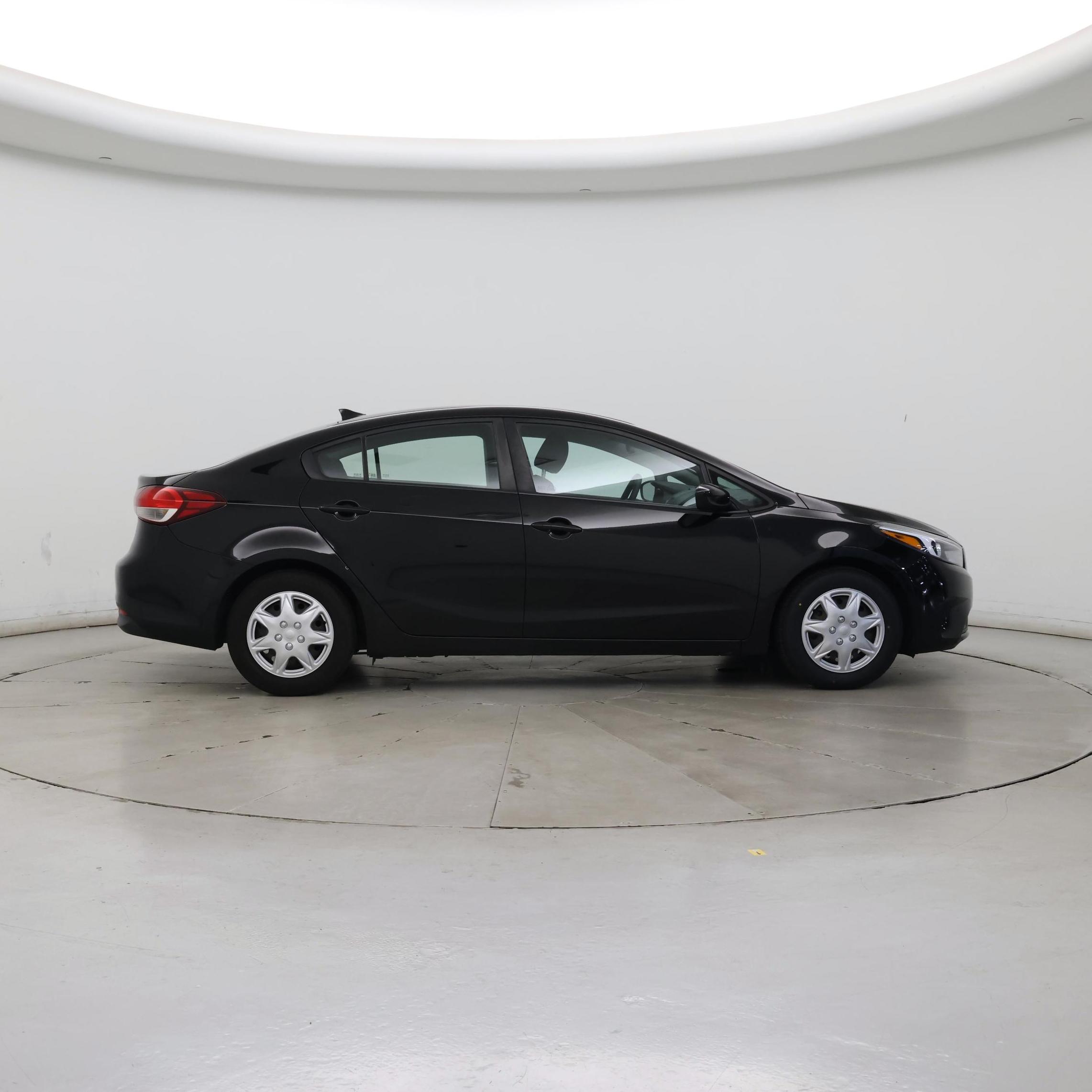 Thumbnail: 2017 Kia Forte - 7