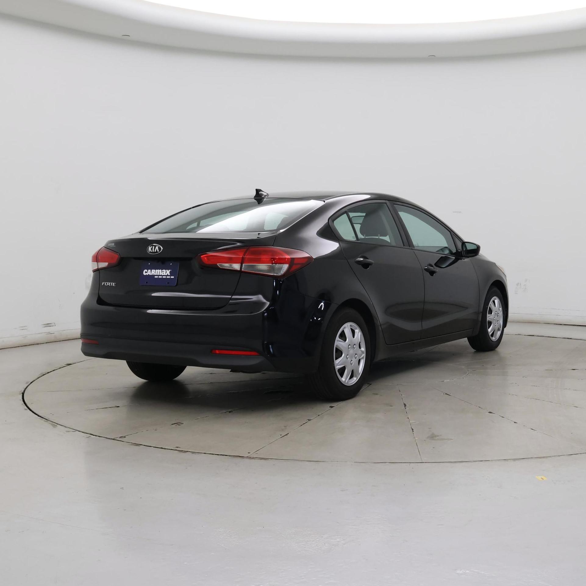 Thumbnail: 2017 Kia Forte - 8