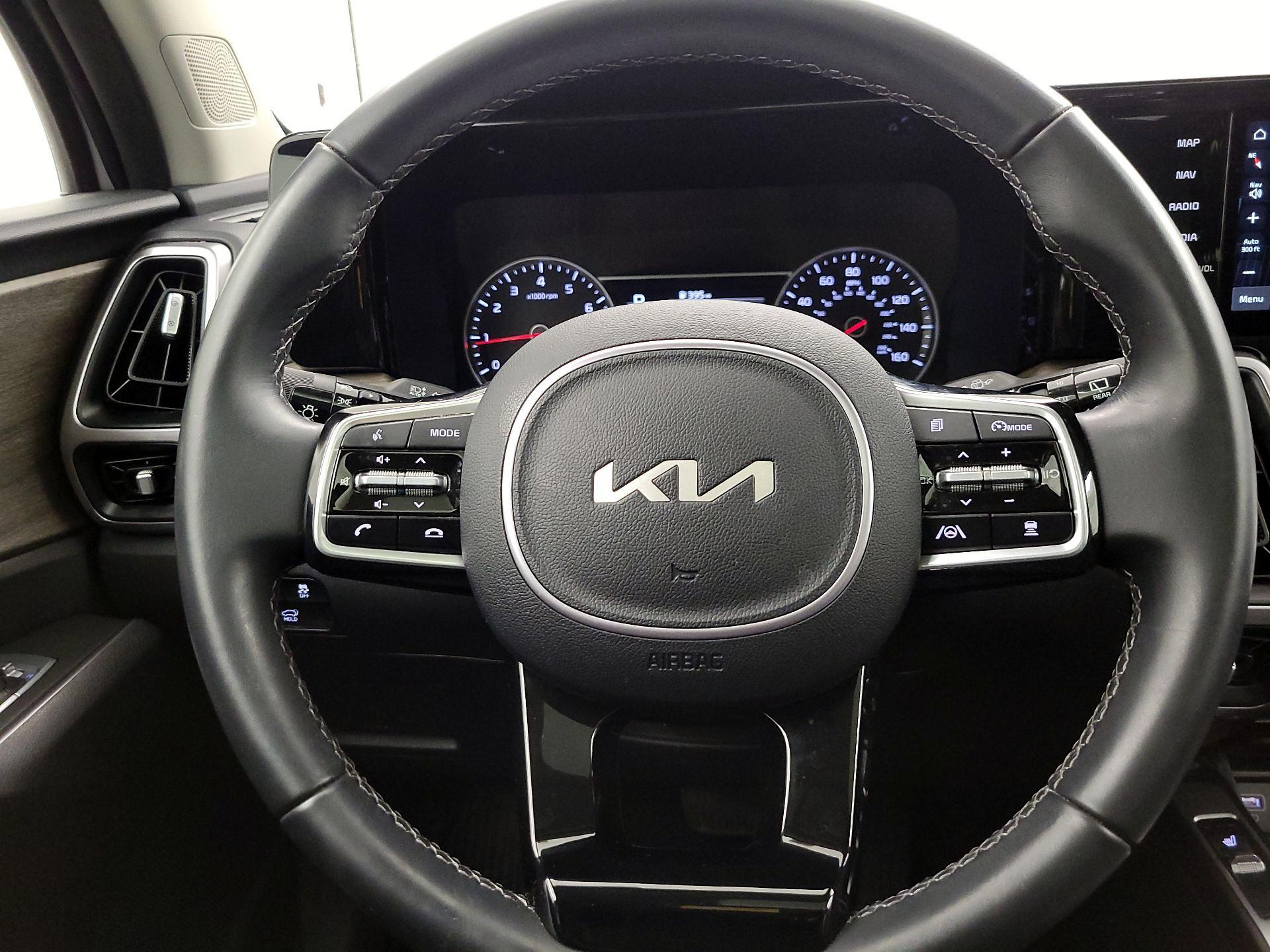 Thumbnail: 2023 Kia Sorento - 10