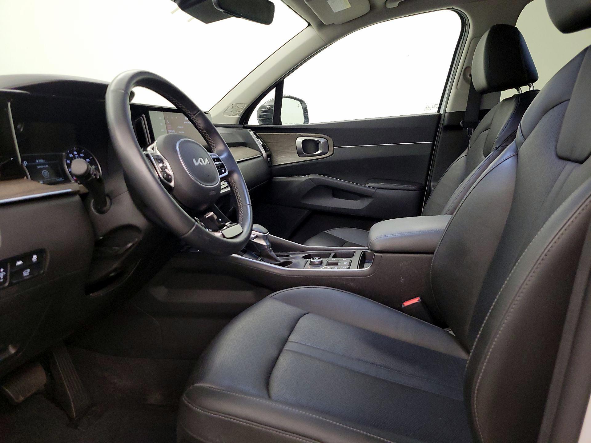 Thumbnail: 2023 Kia Sorento - 11