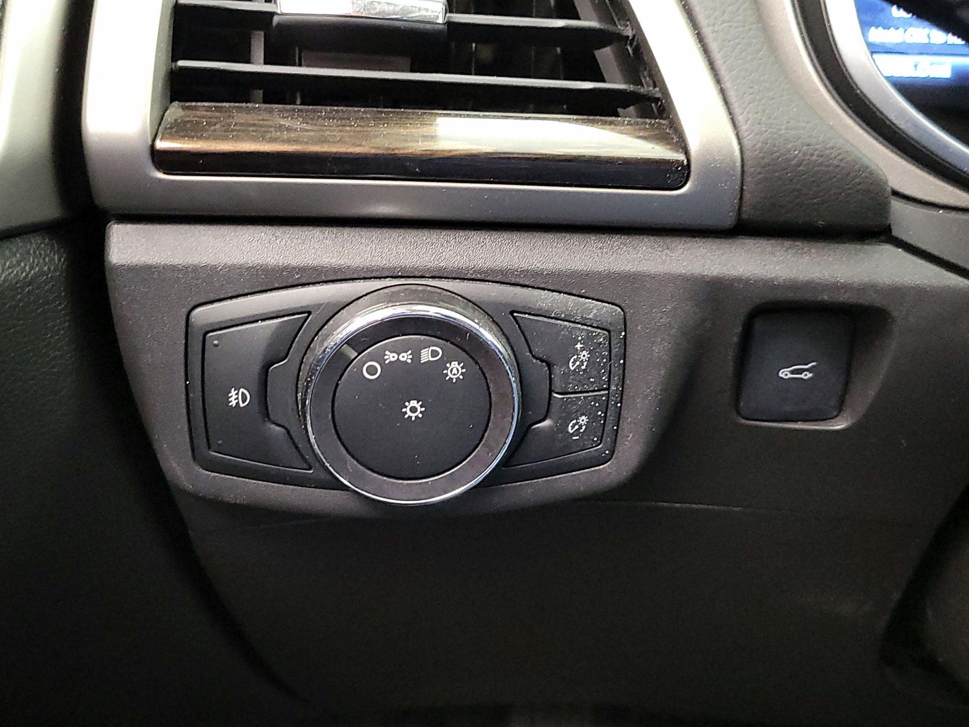 Thumbnail: 2015 Ford Fusion - 13