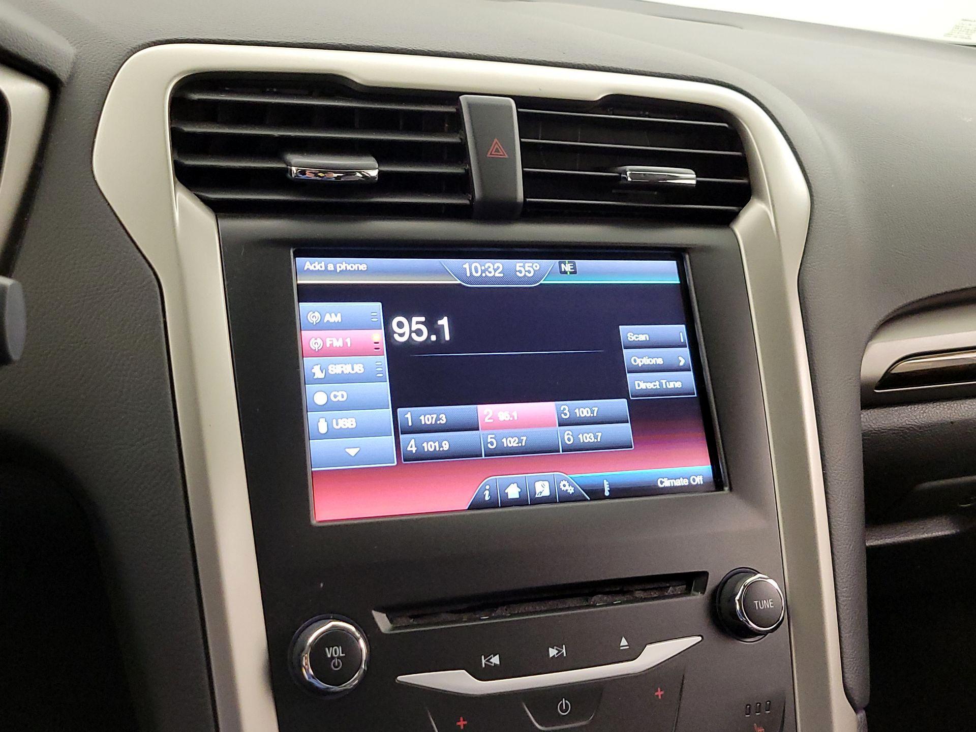 Thumbnail: 2015 Ford Fusion - 16