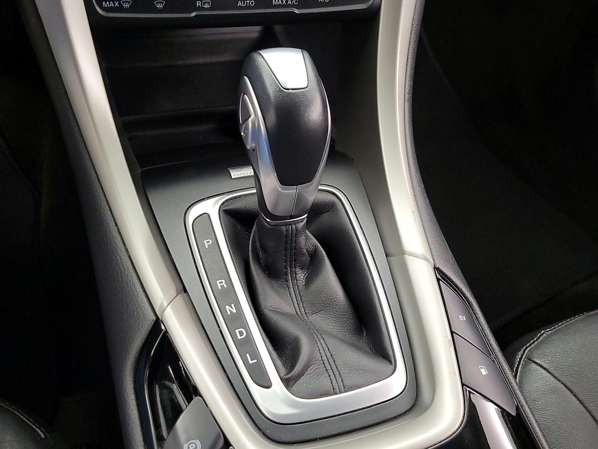 Thumbnail: 2015 Ford Fusion - 18