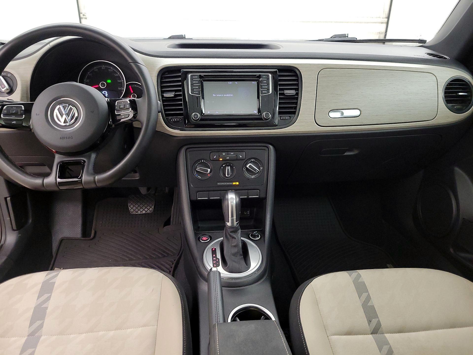 Thumbnail: 2018 Volkswagen Beetle - 9