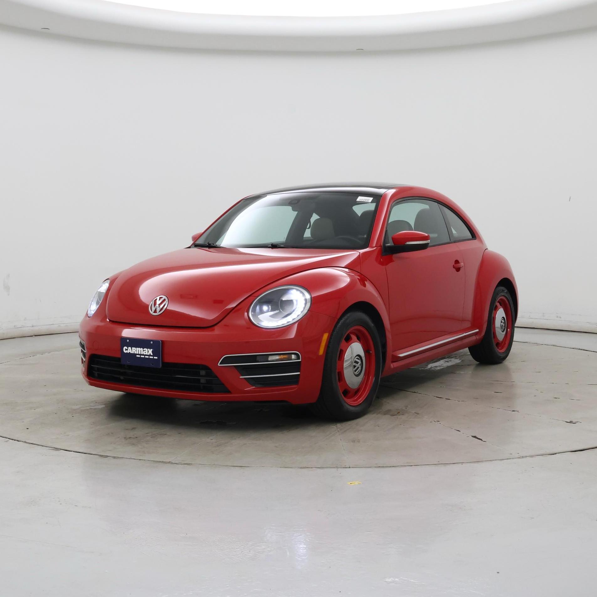 Thumbnail: 2018 Volkswagen Beetle - 4