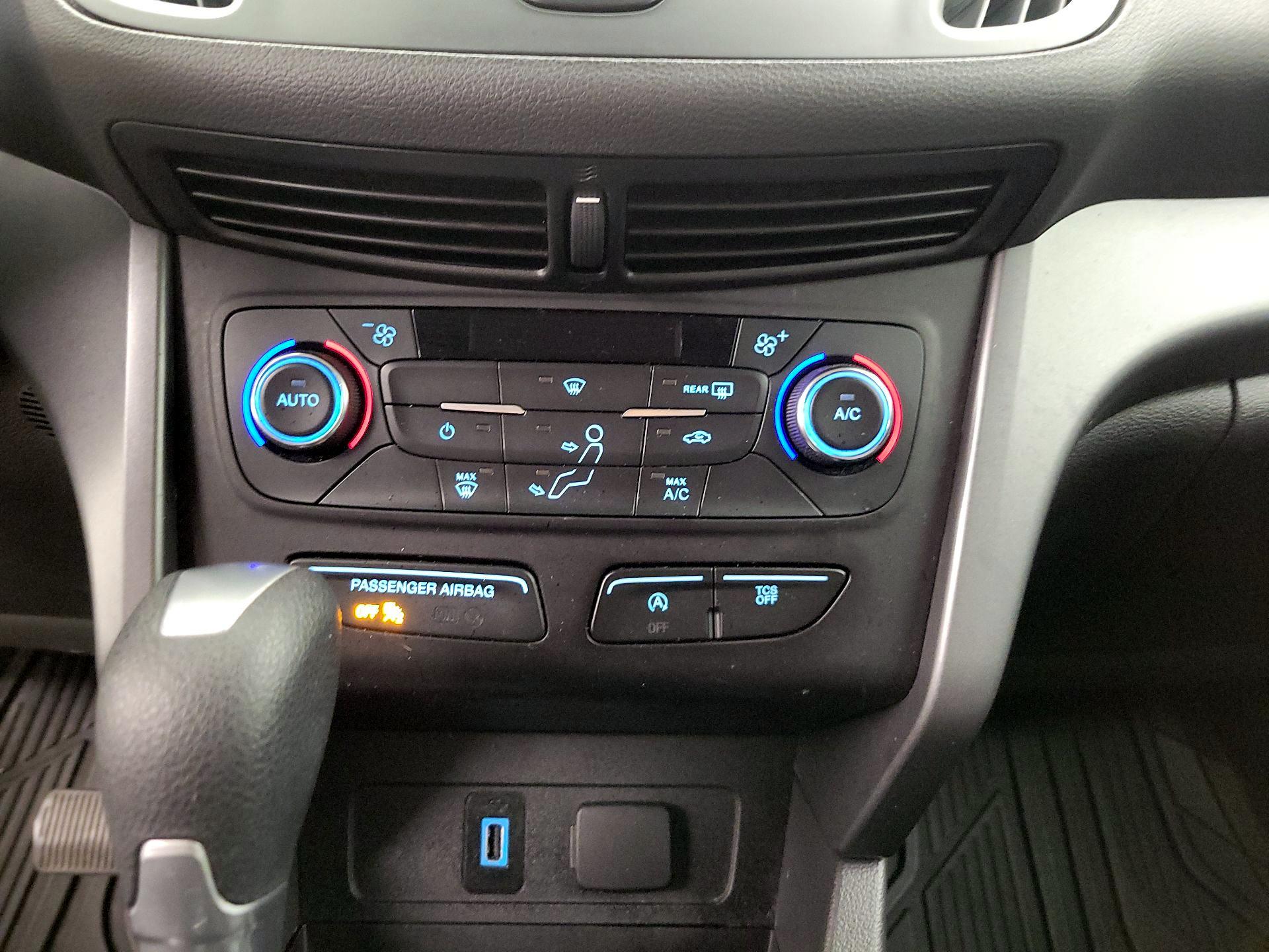 Thumbnail: 2017 Ford Escape - 16