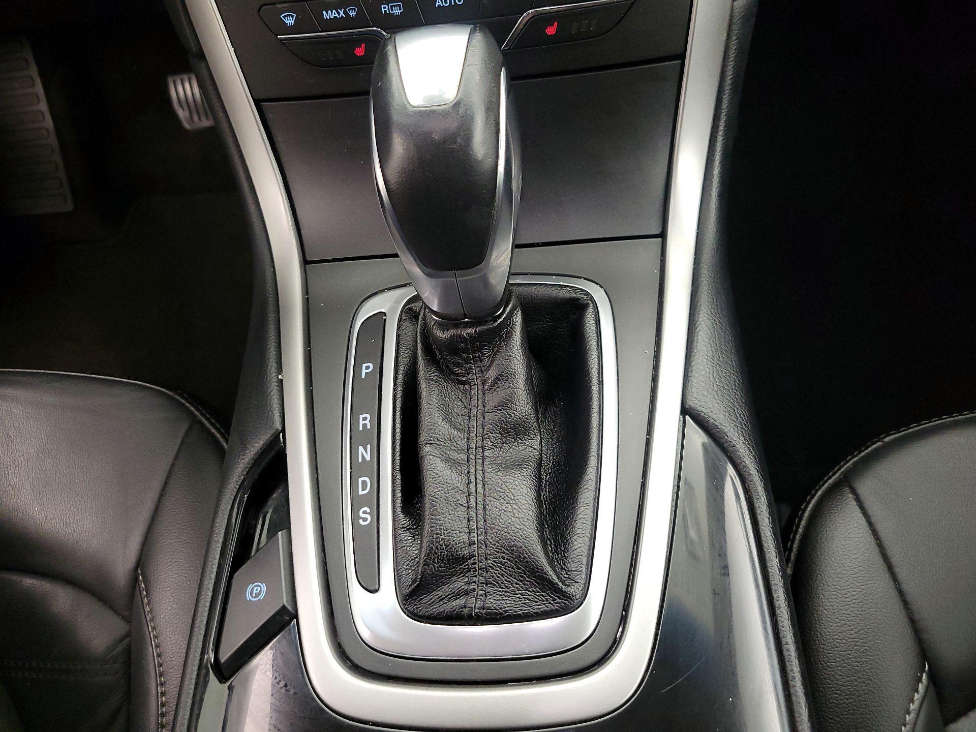 Thumbnail: 2017 Ford Edge - 17