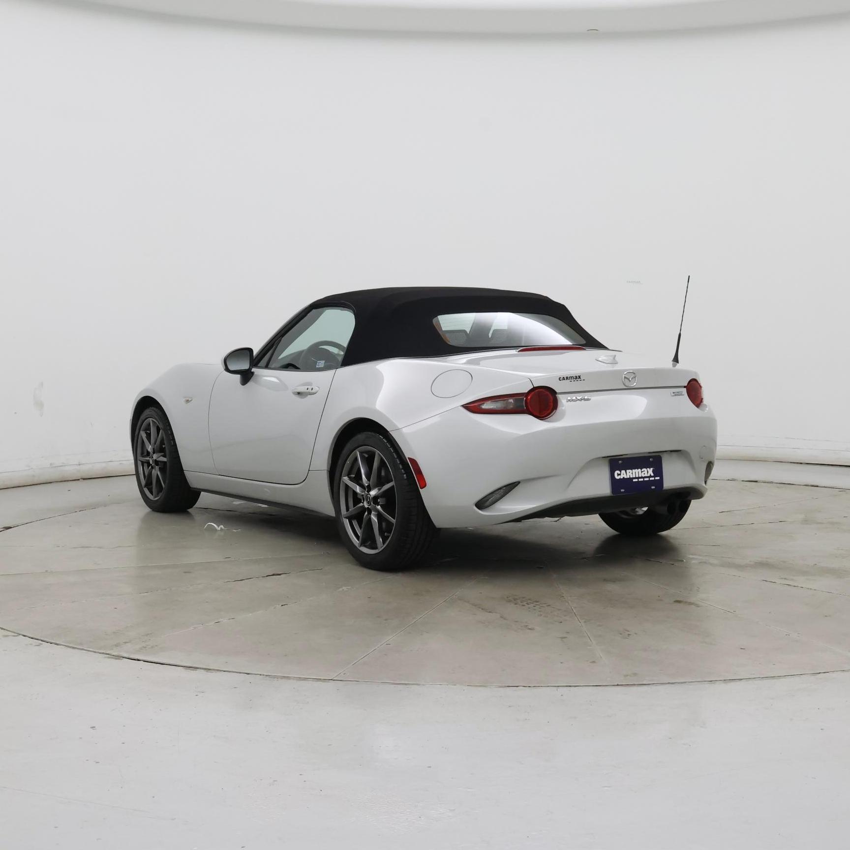 Thumbnail: 2016 Mazda MX-5 Miata - 2