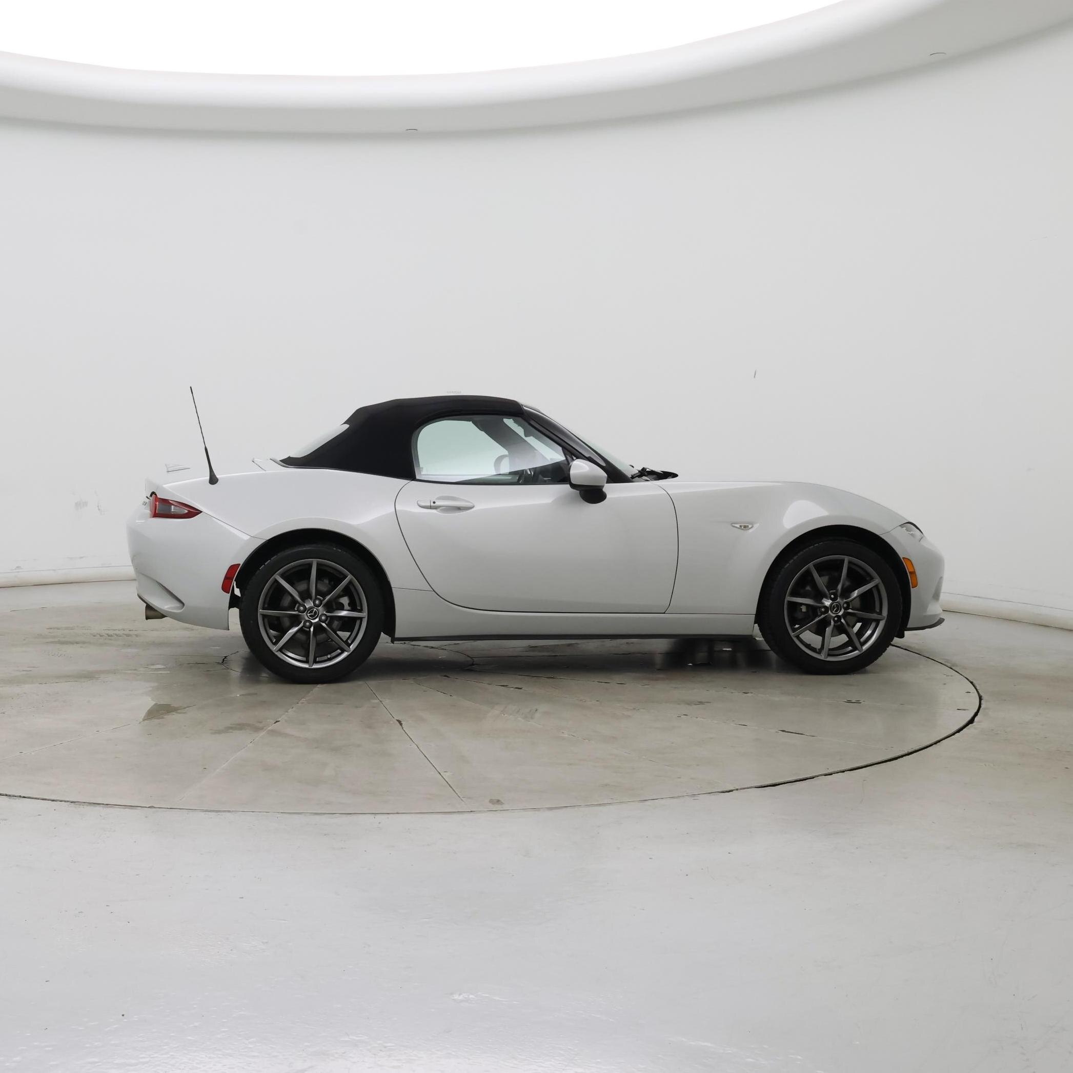 Thumbnail: 2016 Mazda MX-5 Miata - 7