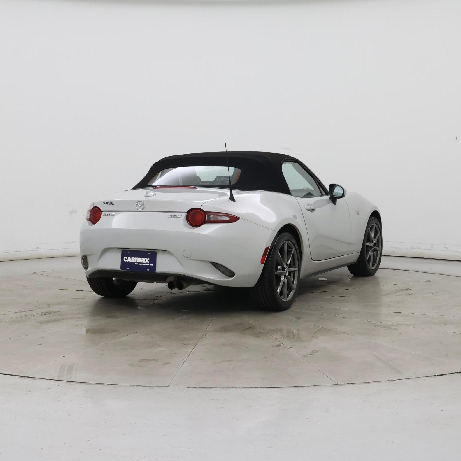 Thumbnail: 2016 Mazda MX-5 Miata - 8
