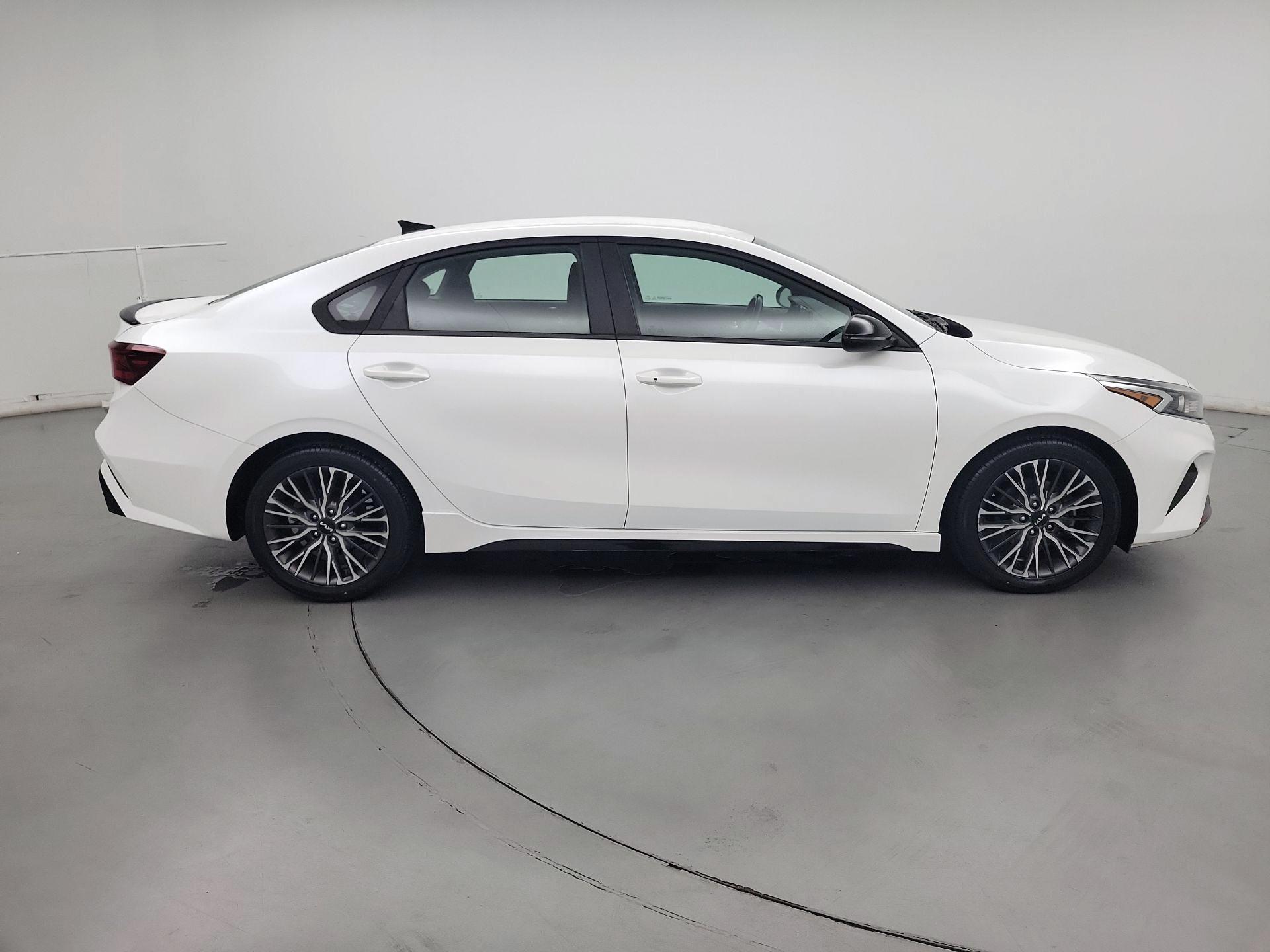 Thumbnail: 2022 Kia Forte - 4