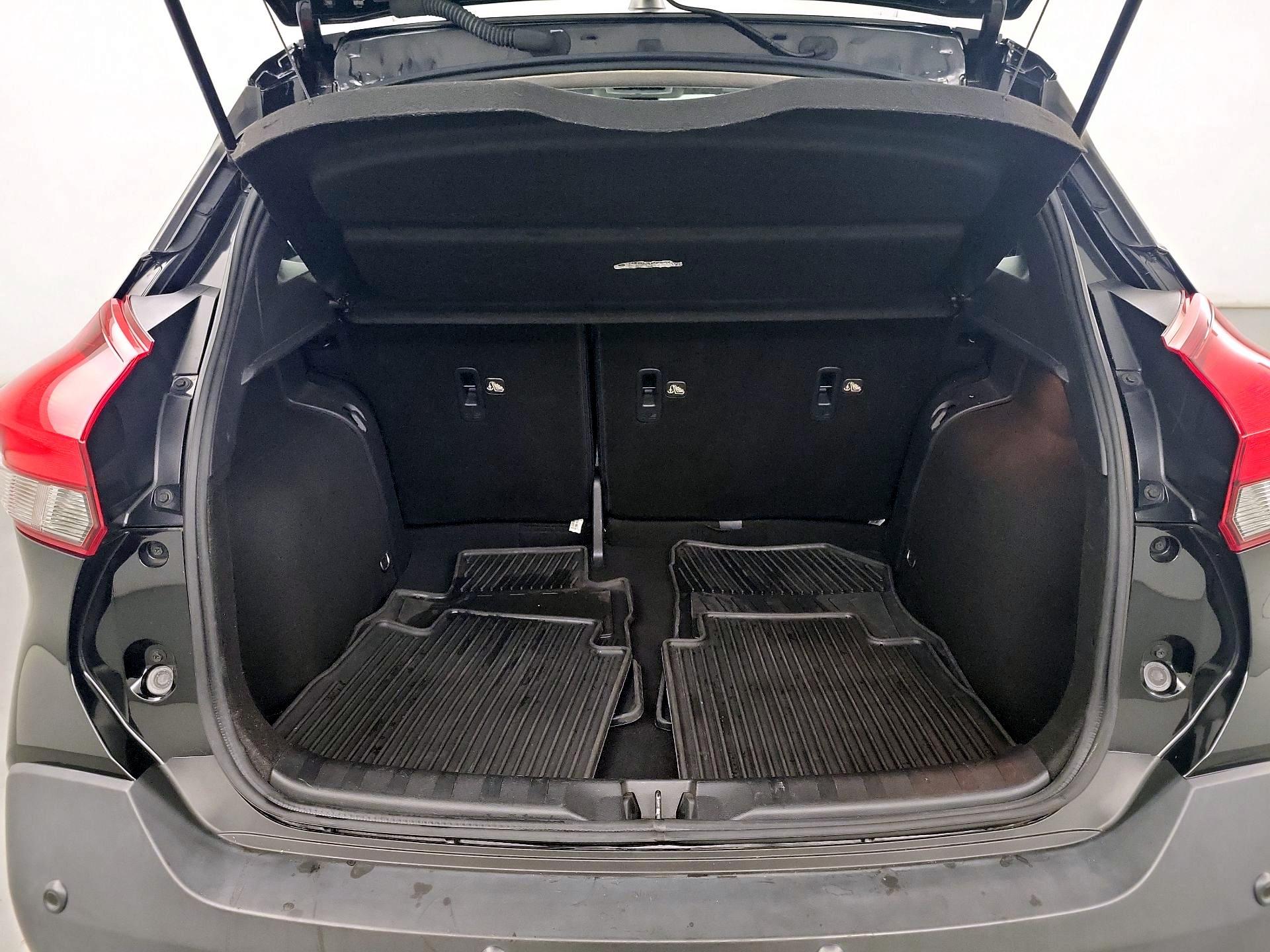 Thumbnail: 2020 Nissan Kicks - 20