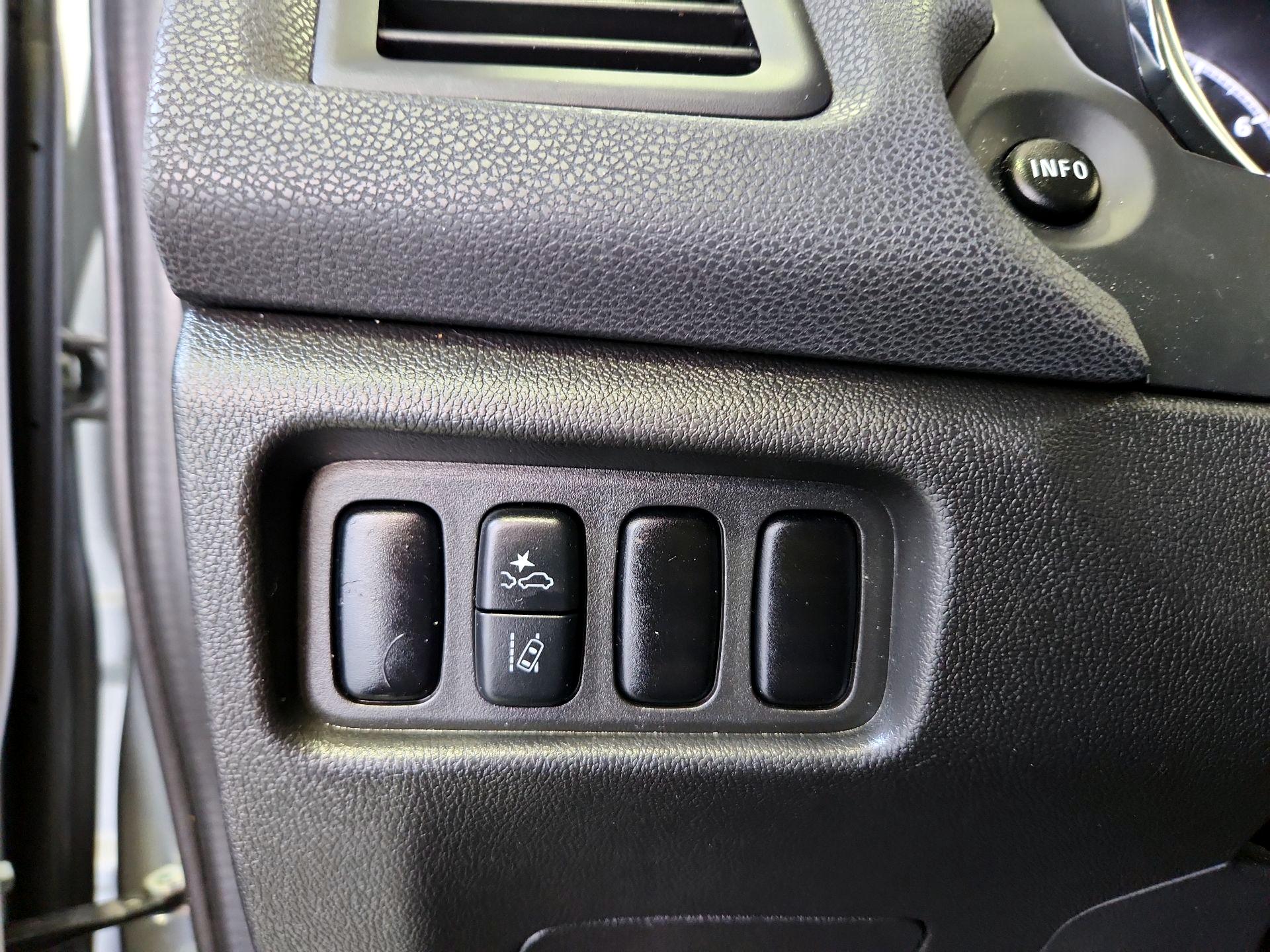 Thumbnail: 2023 Mitsubishi Outlander Sport - 13