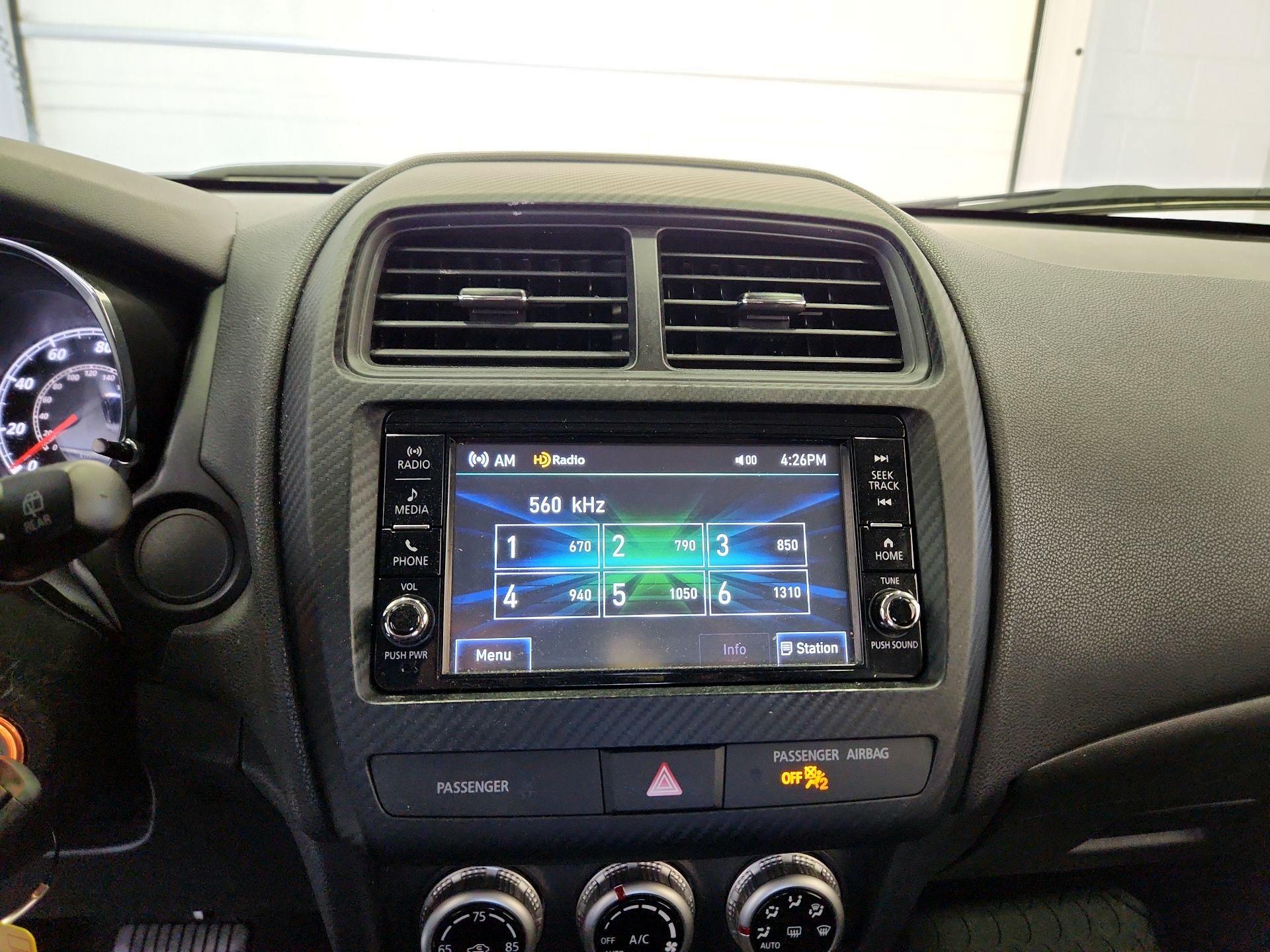Thumbnail: 2023 Mitsubishi Outlander Sport - 15