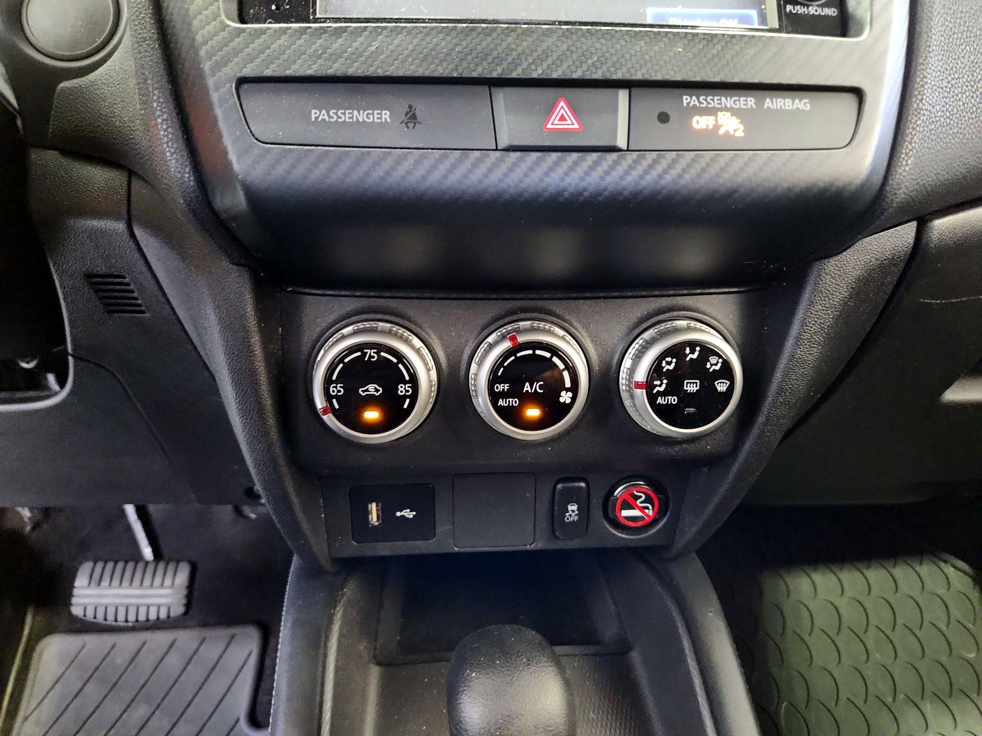 Thumbnail: 2023 Mitsubishi Outlander Sport - 16