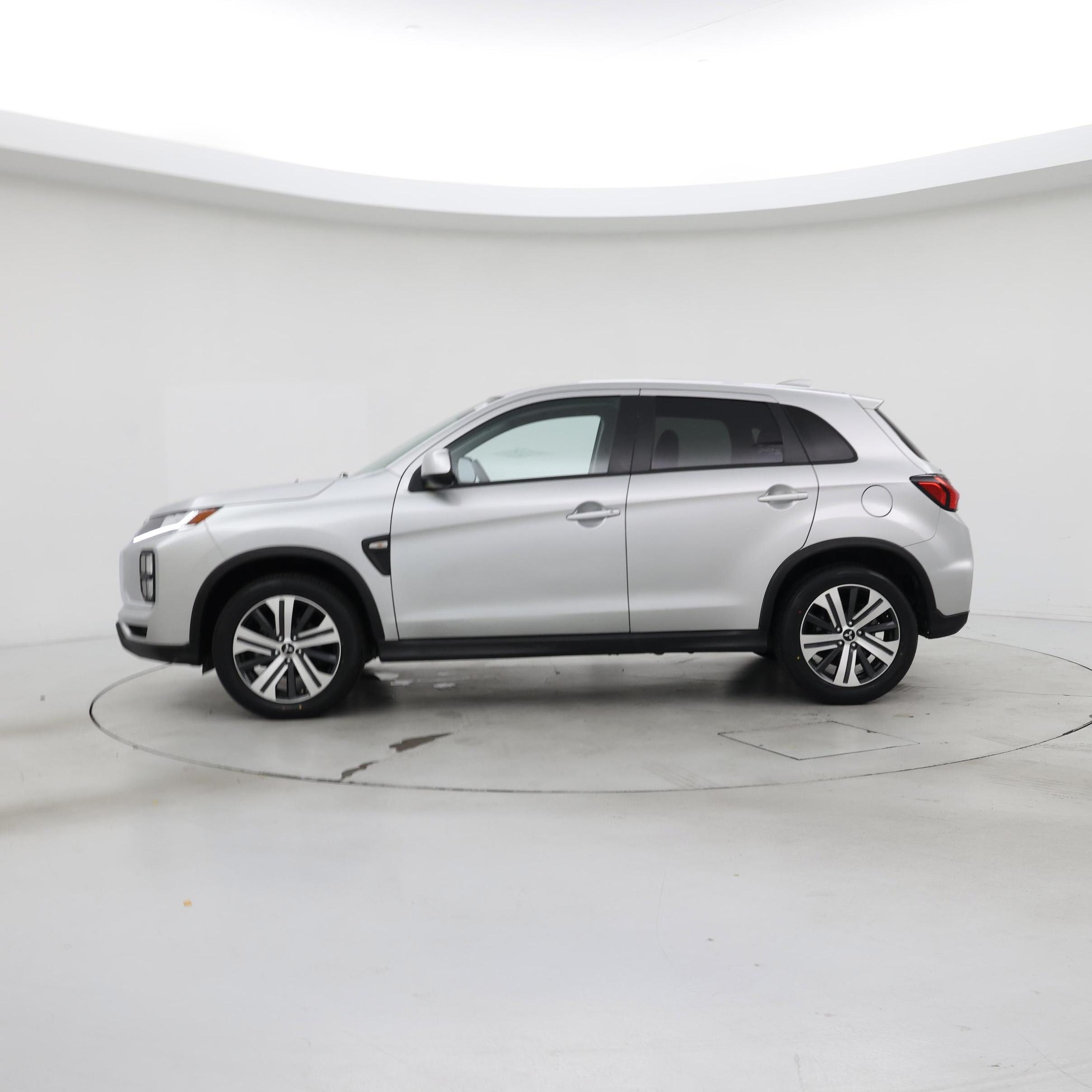 Thumbnail: 2023 Mitsubishi Outlander Sport - 3