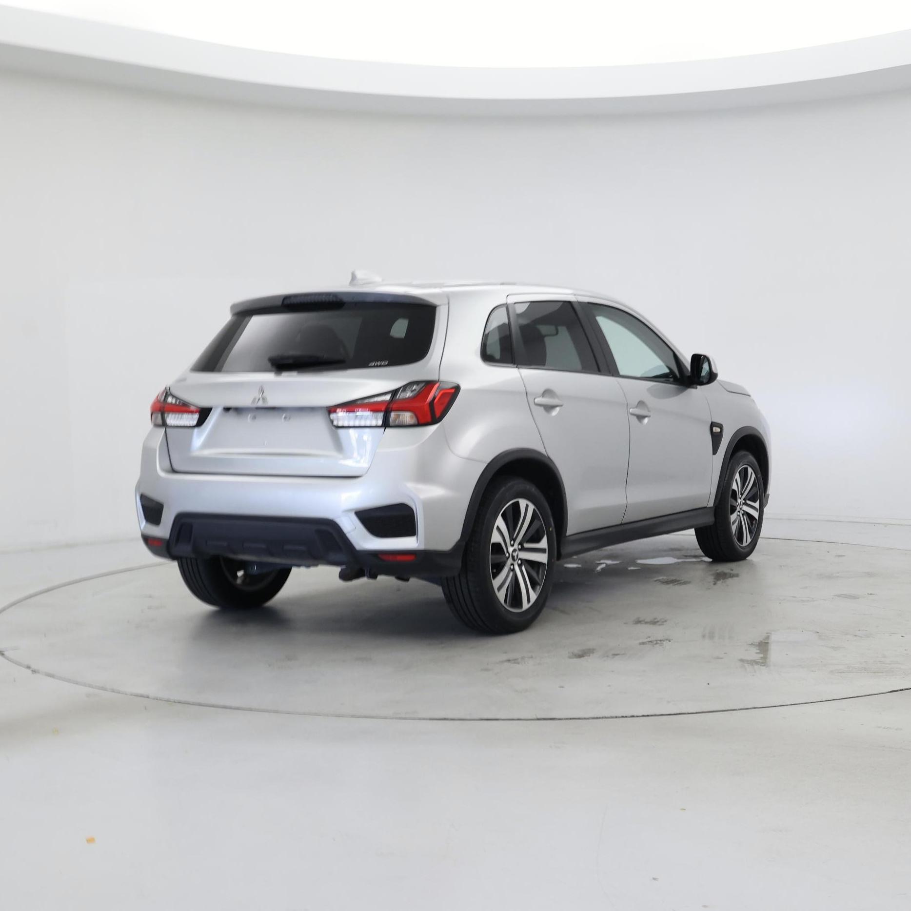 Thumbnail: 2023 Mitsubishi Outlander Sport - 8