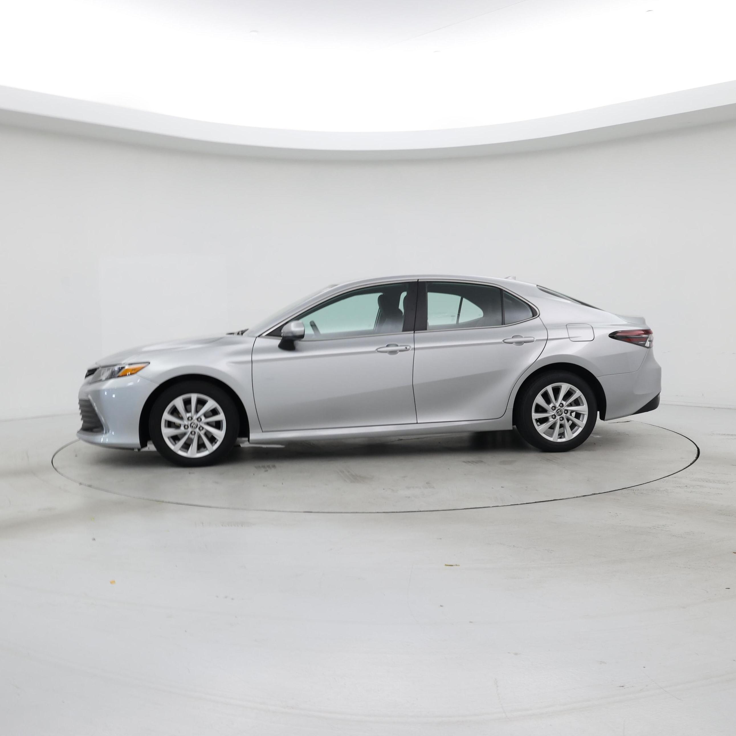 Thumbnail: 2022 Toyota Camry - 3