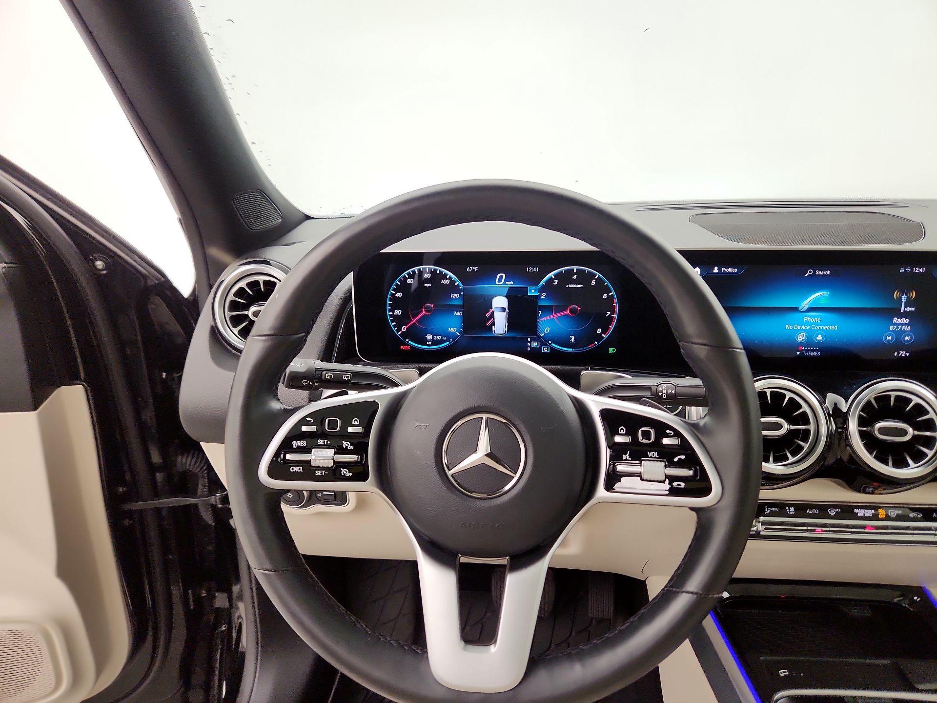 Thumbnail: 2021 Mercedes-Benz GLB - 10