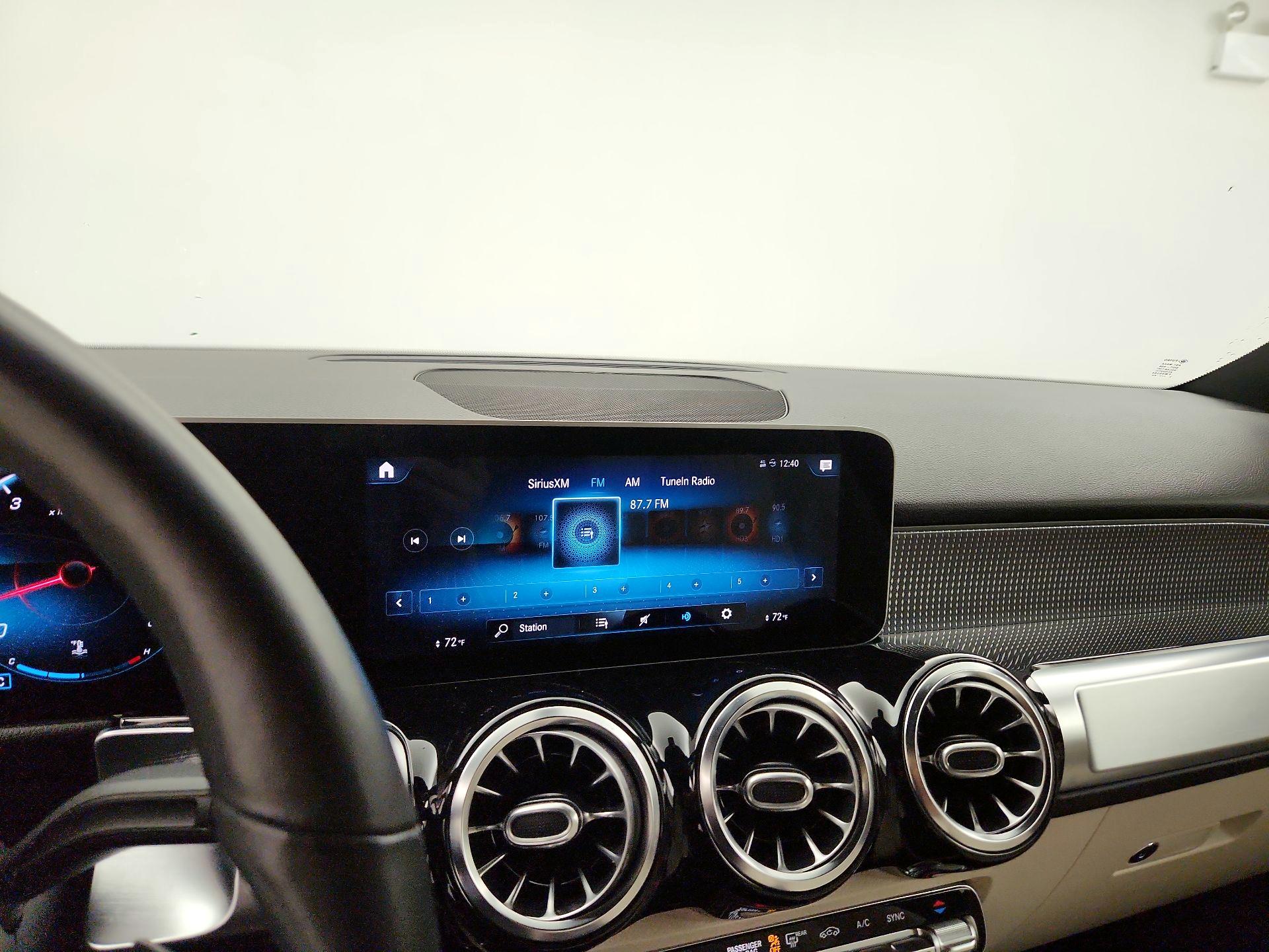 Thumbnail: 2021 Mercedes-Benz GLB - 15